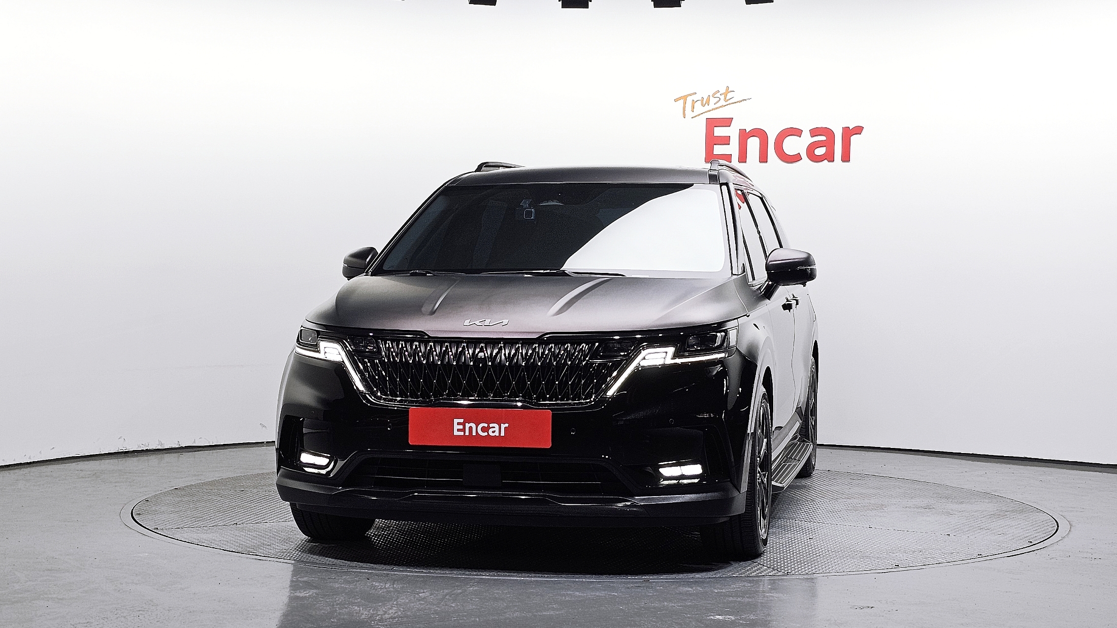 KIA CARNIVAL photo 3