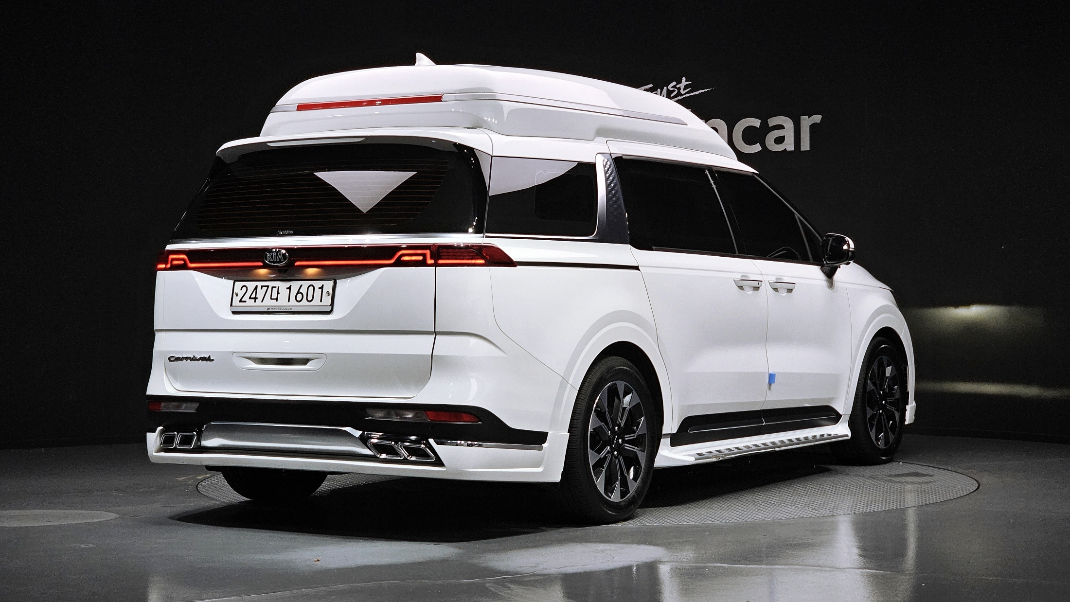 KIA CARNIVAL photo 2