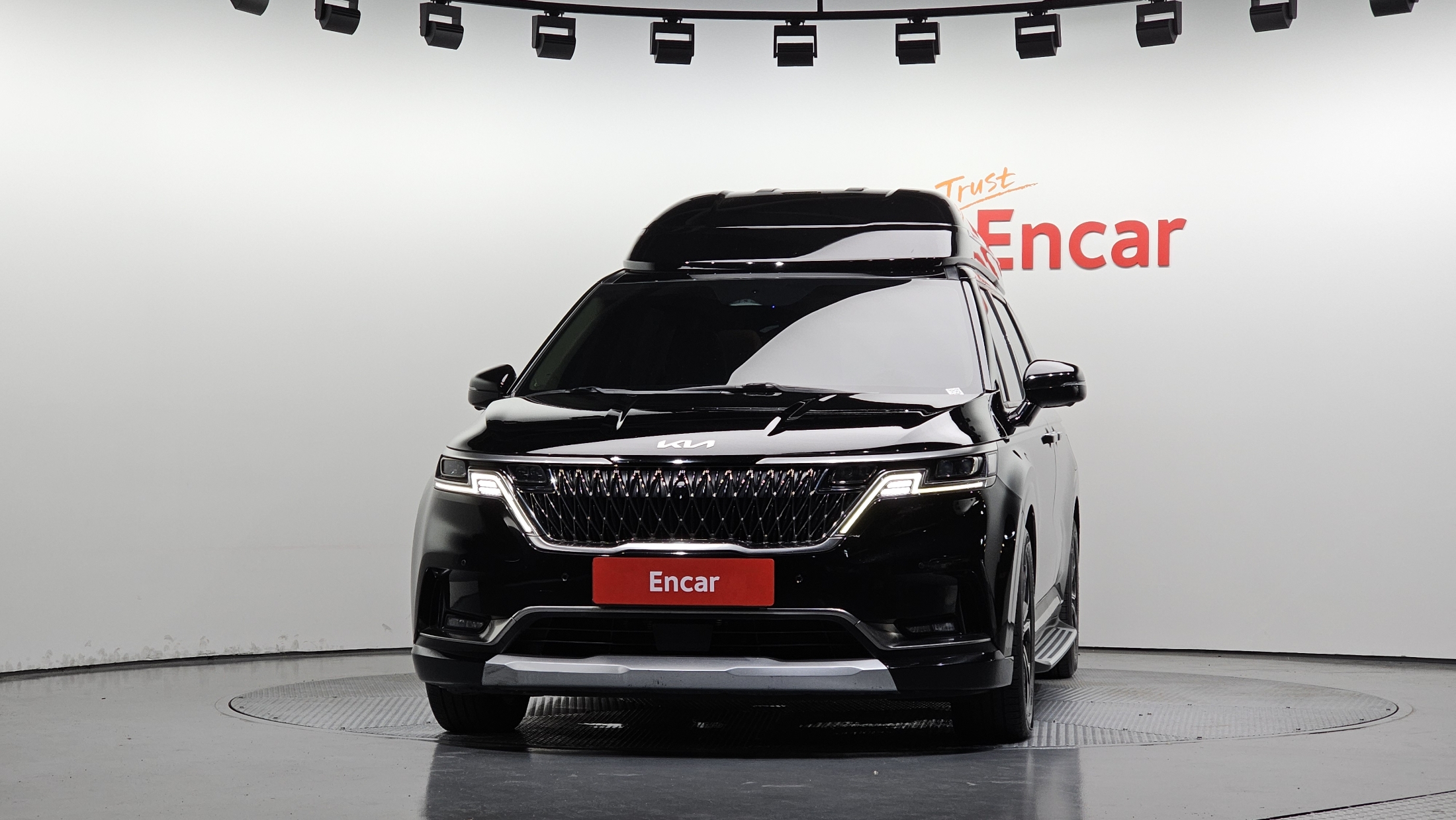 KIA CARNIVAL photo 3