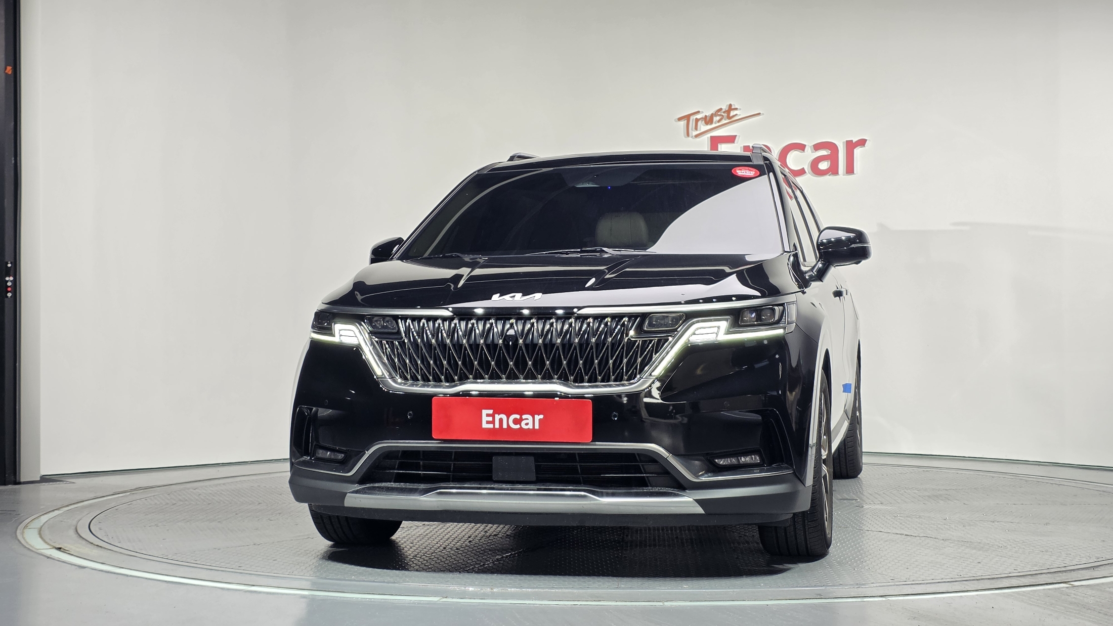 KIA CARNIVAL photo 3
