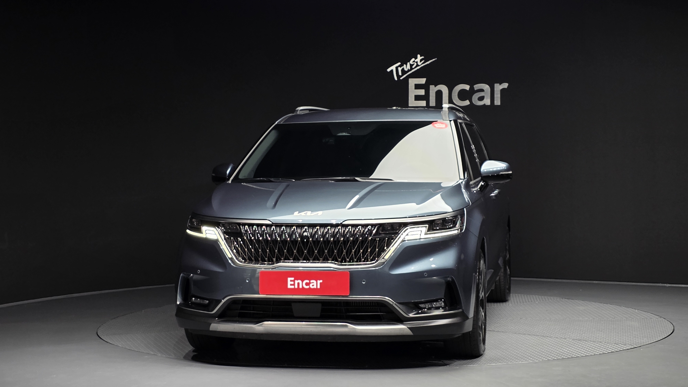 KIA CARNIVAL photo 3