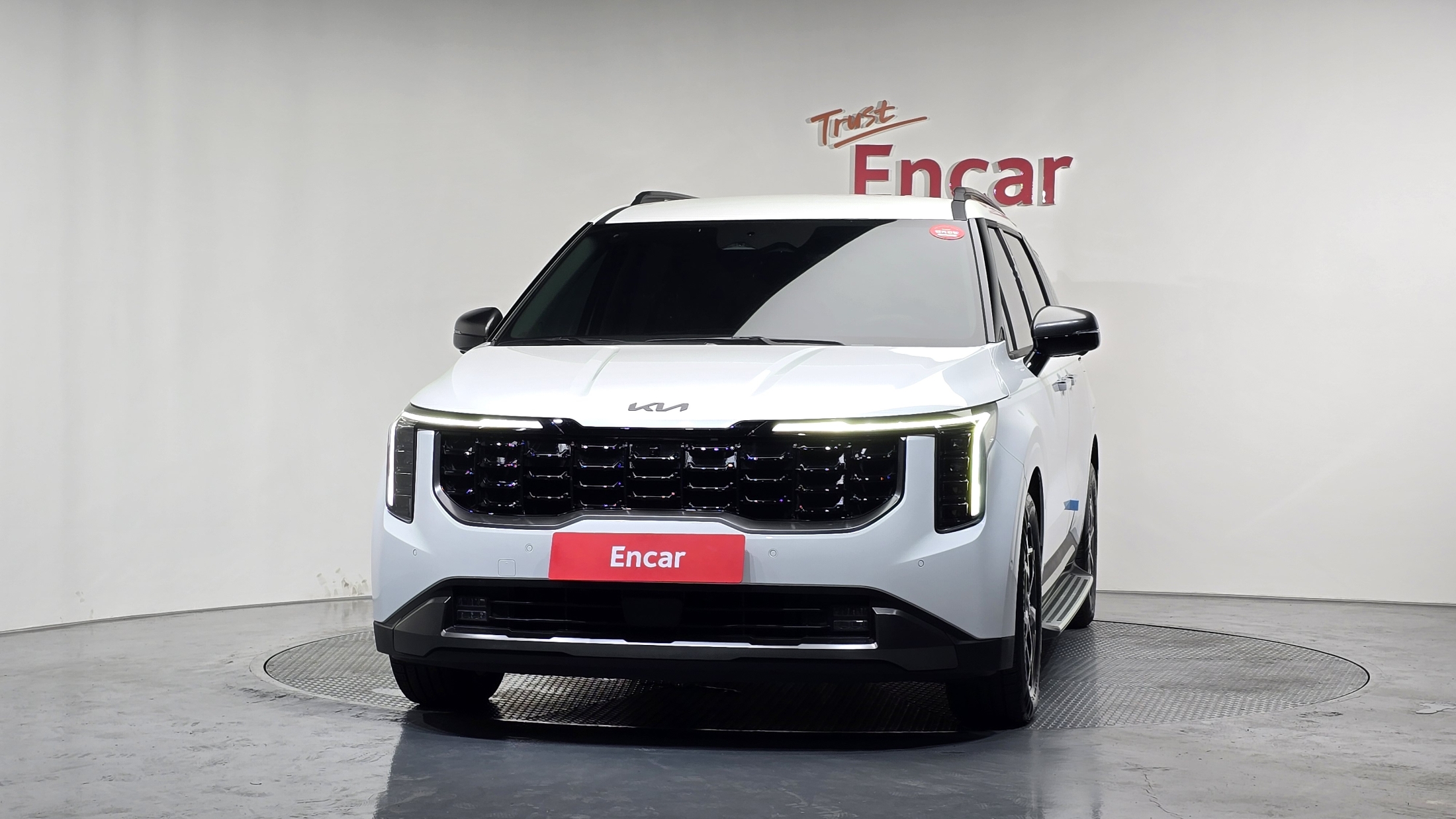 KIA CARNIVAL photo 3