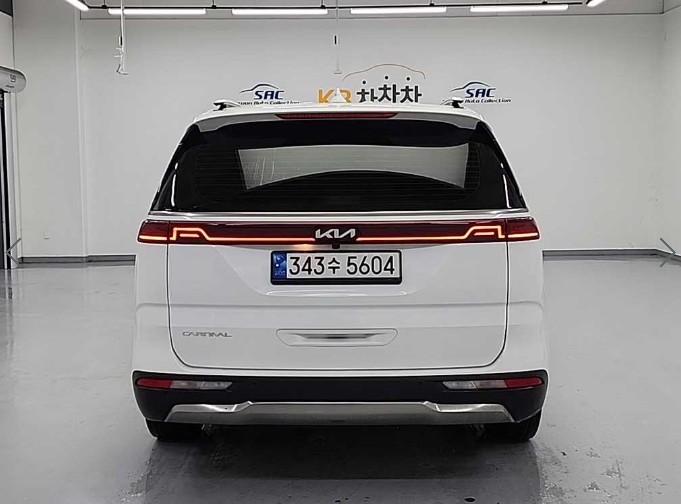 KIA CARNIVAL photo 3