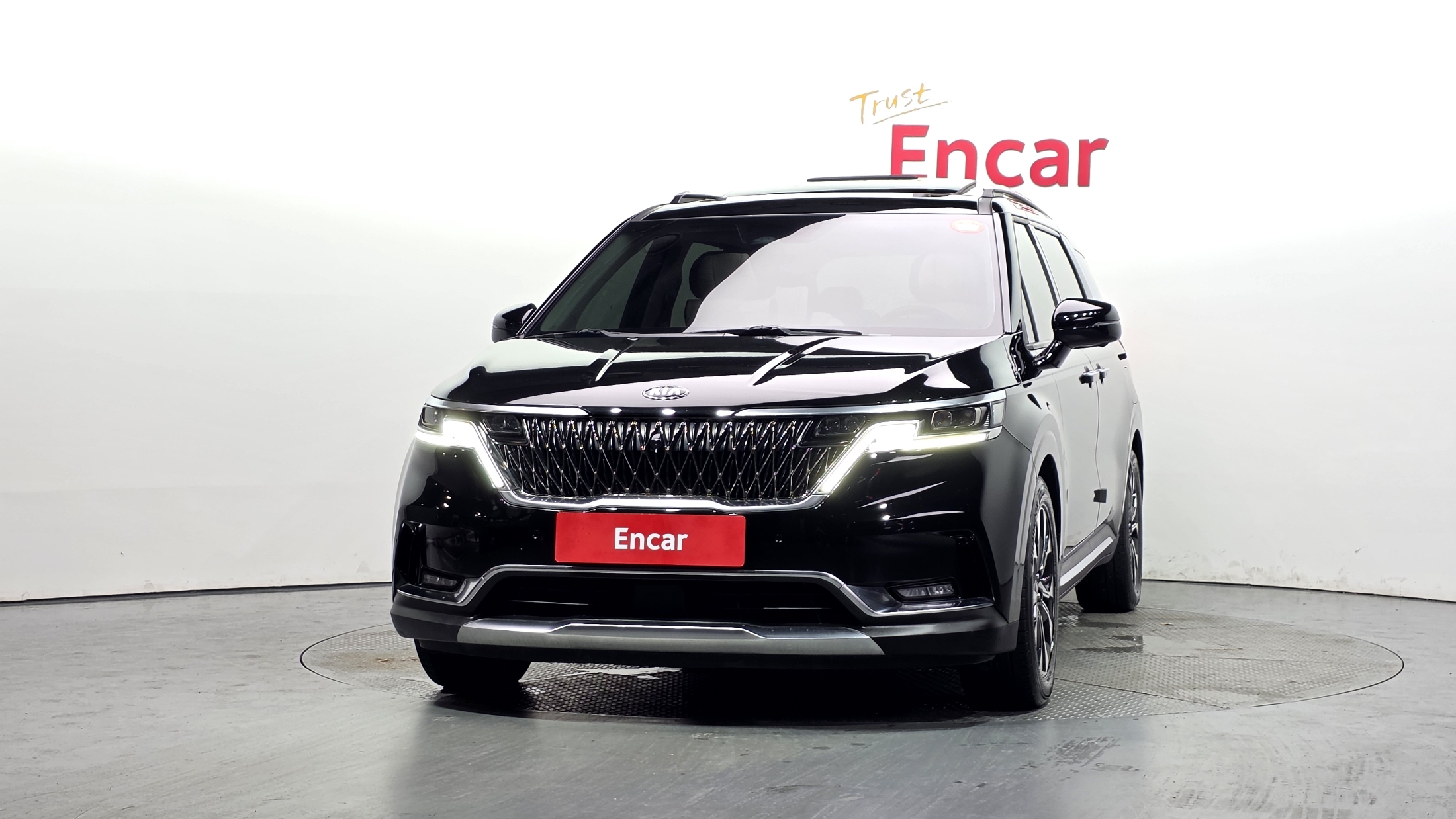 KIA CARNIVAL photo 3