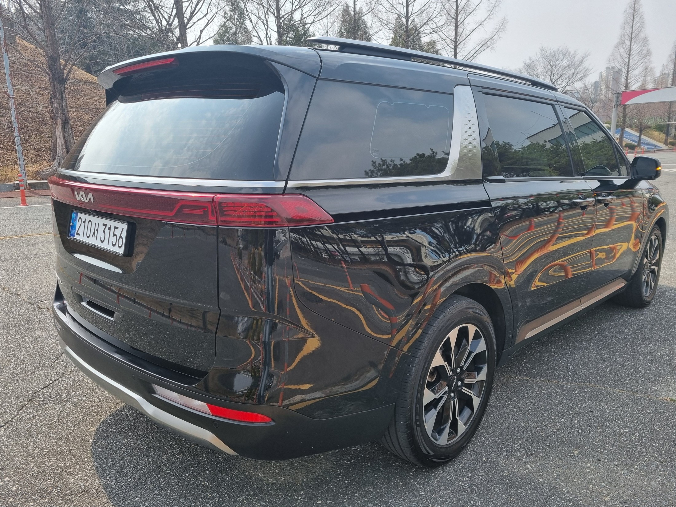Mazda Bongo rear view