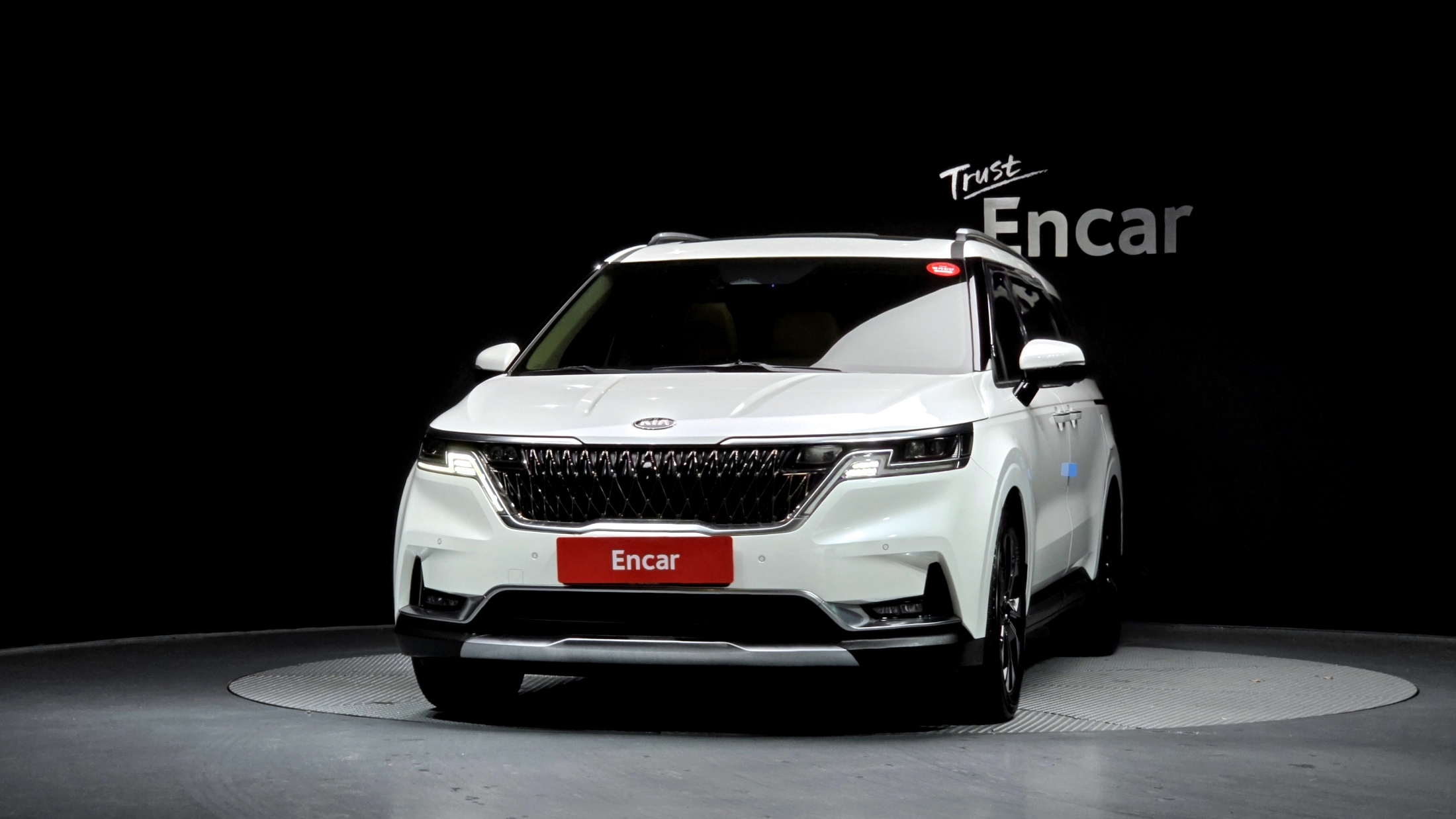 KIA CARNIVAL photo 3