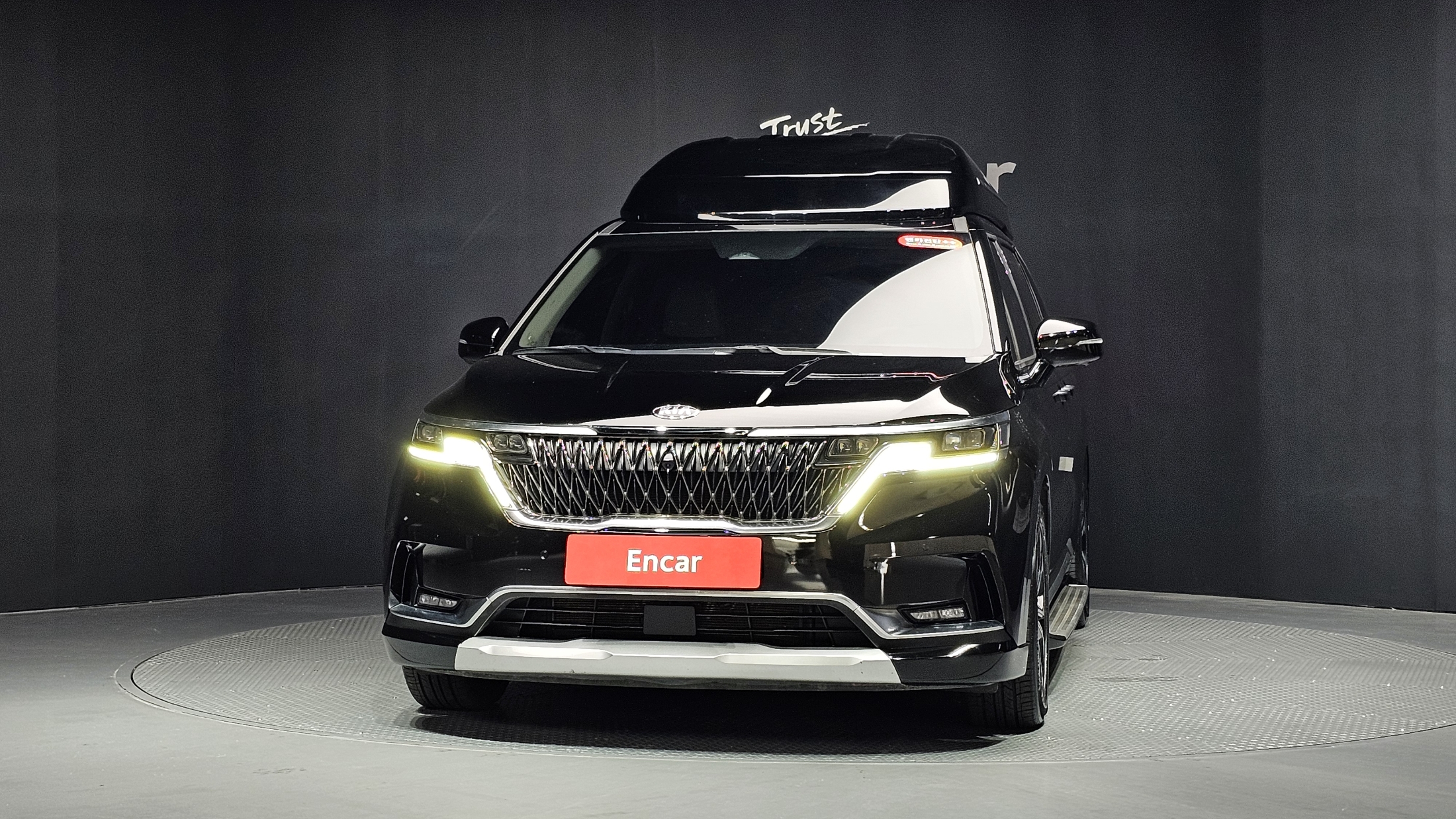 KIA CARNIVAL photo 3