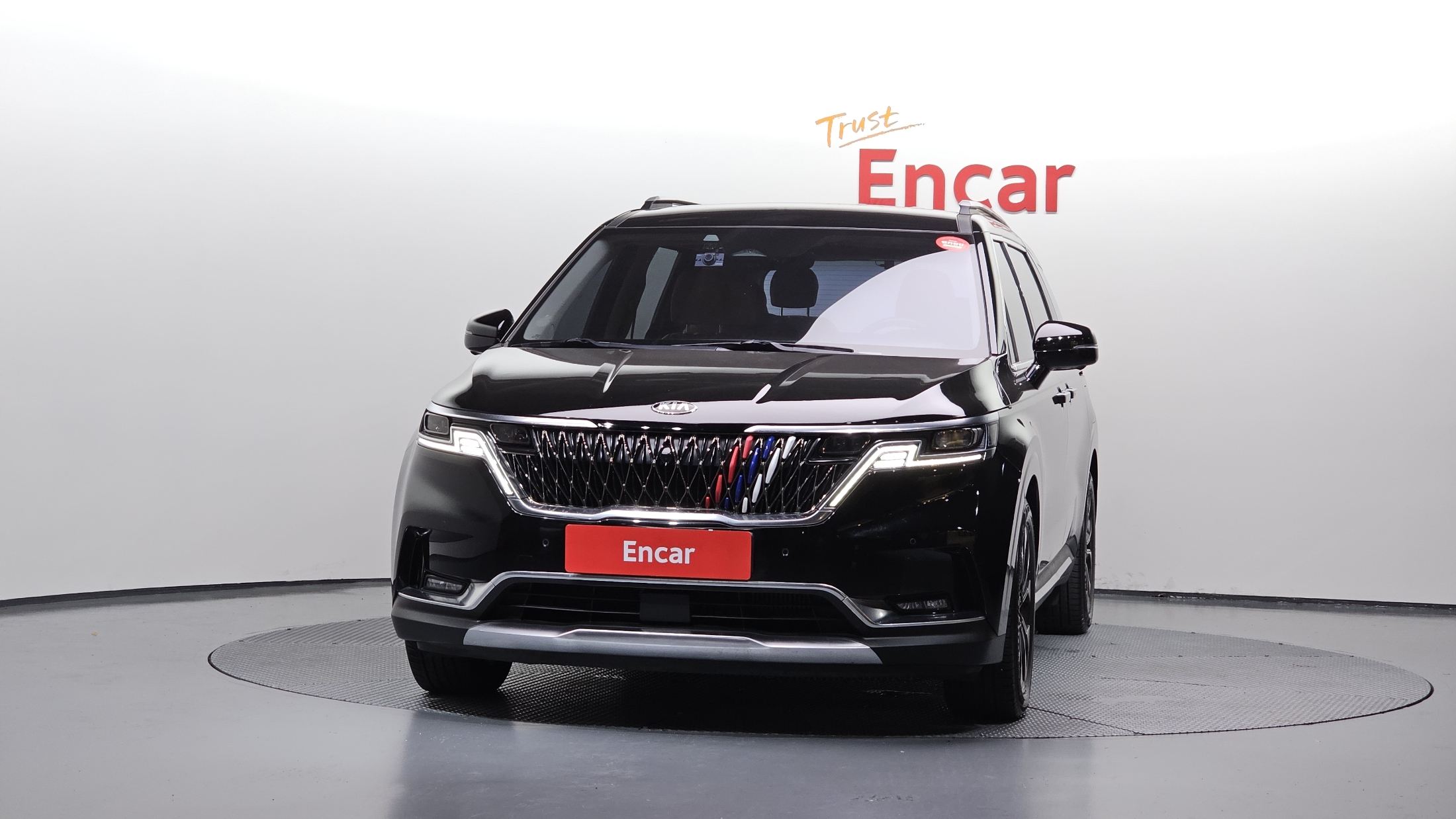 KIA CARNIVAL photo 3