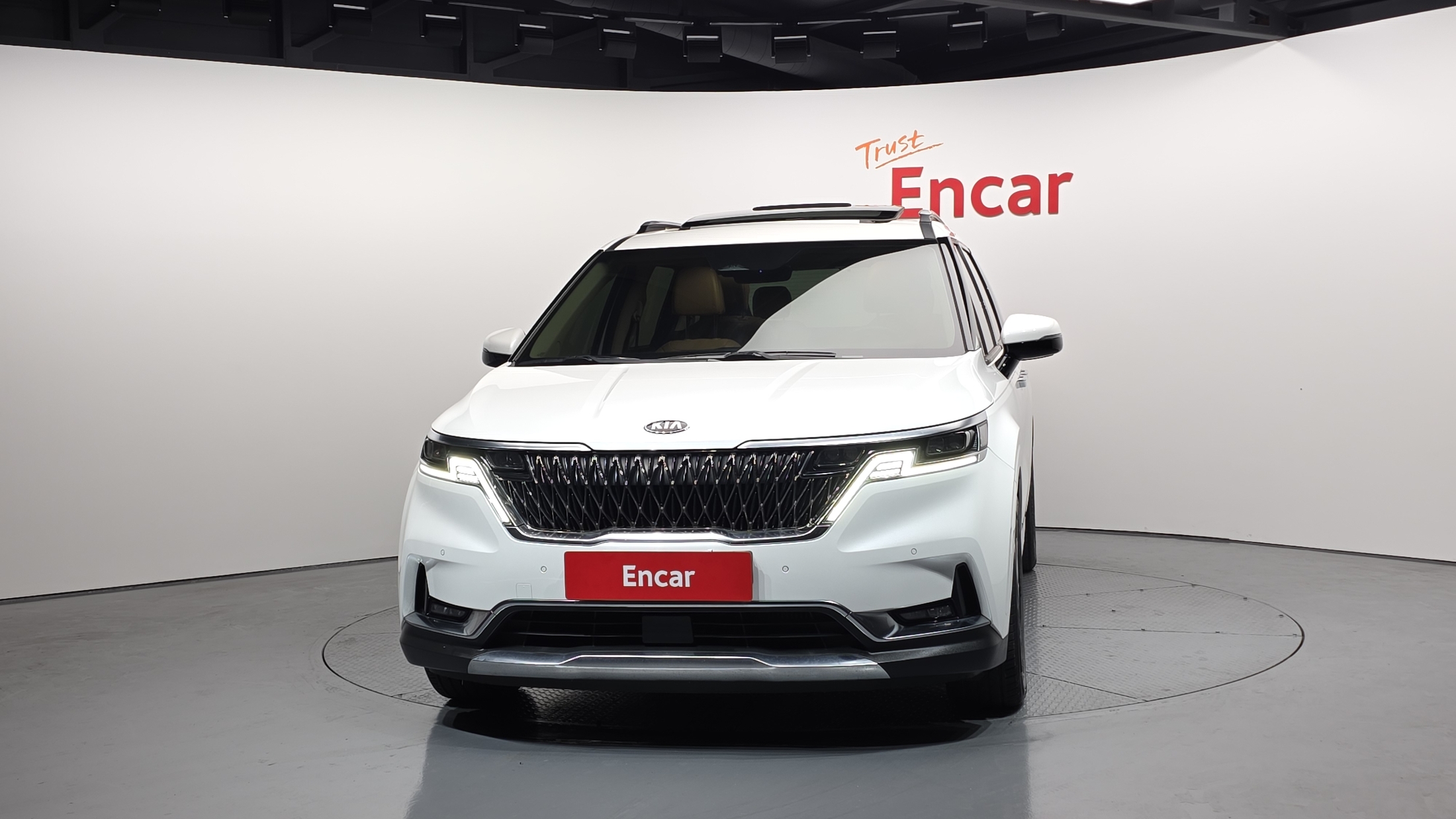 KIA CARNIVAL photo 3