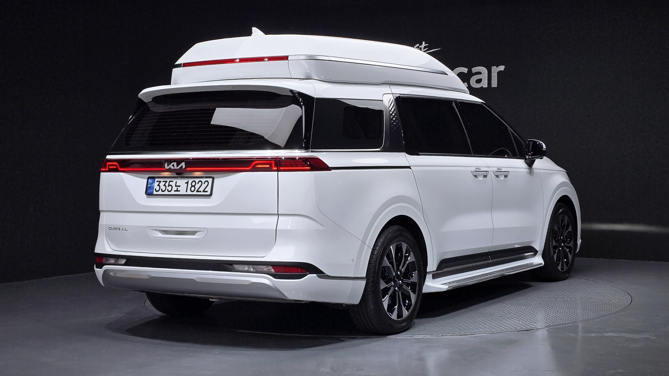 KIA CARNIVAL photo 2