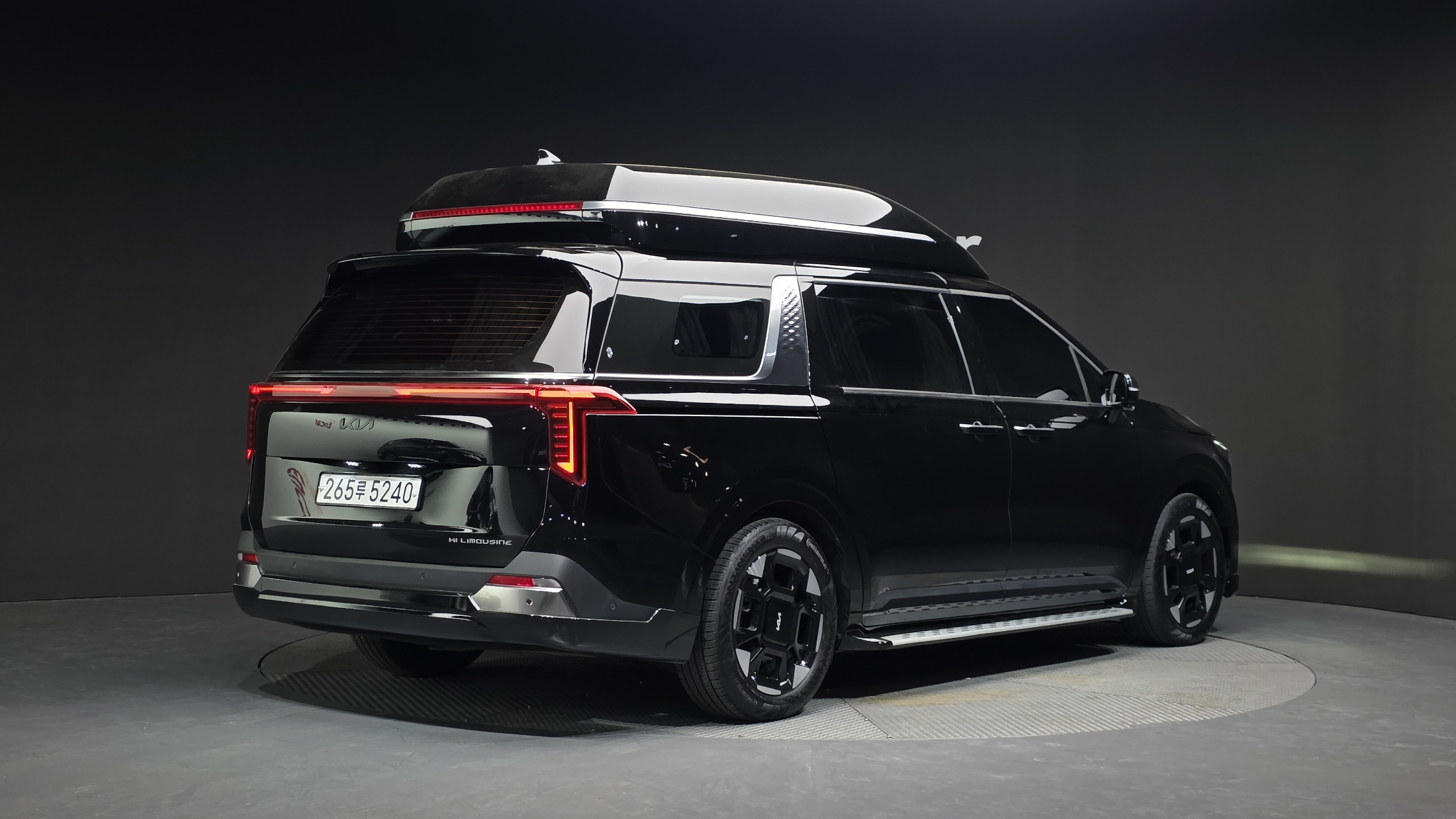 KIA CARNIVAL photo 2