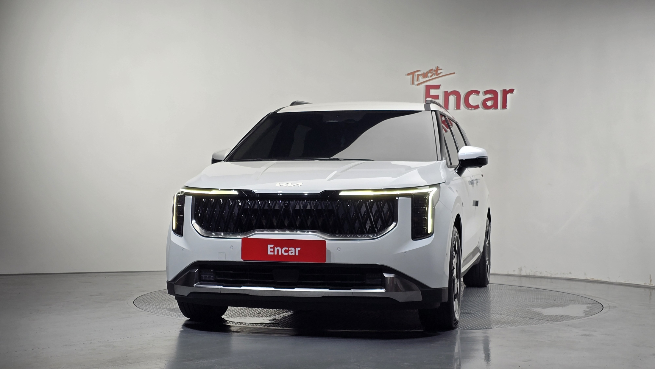 KIA CARNIVAL photo 3