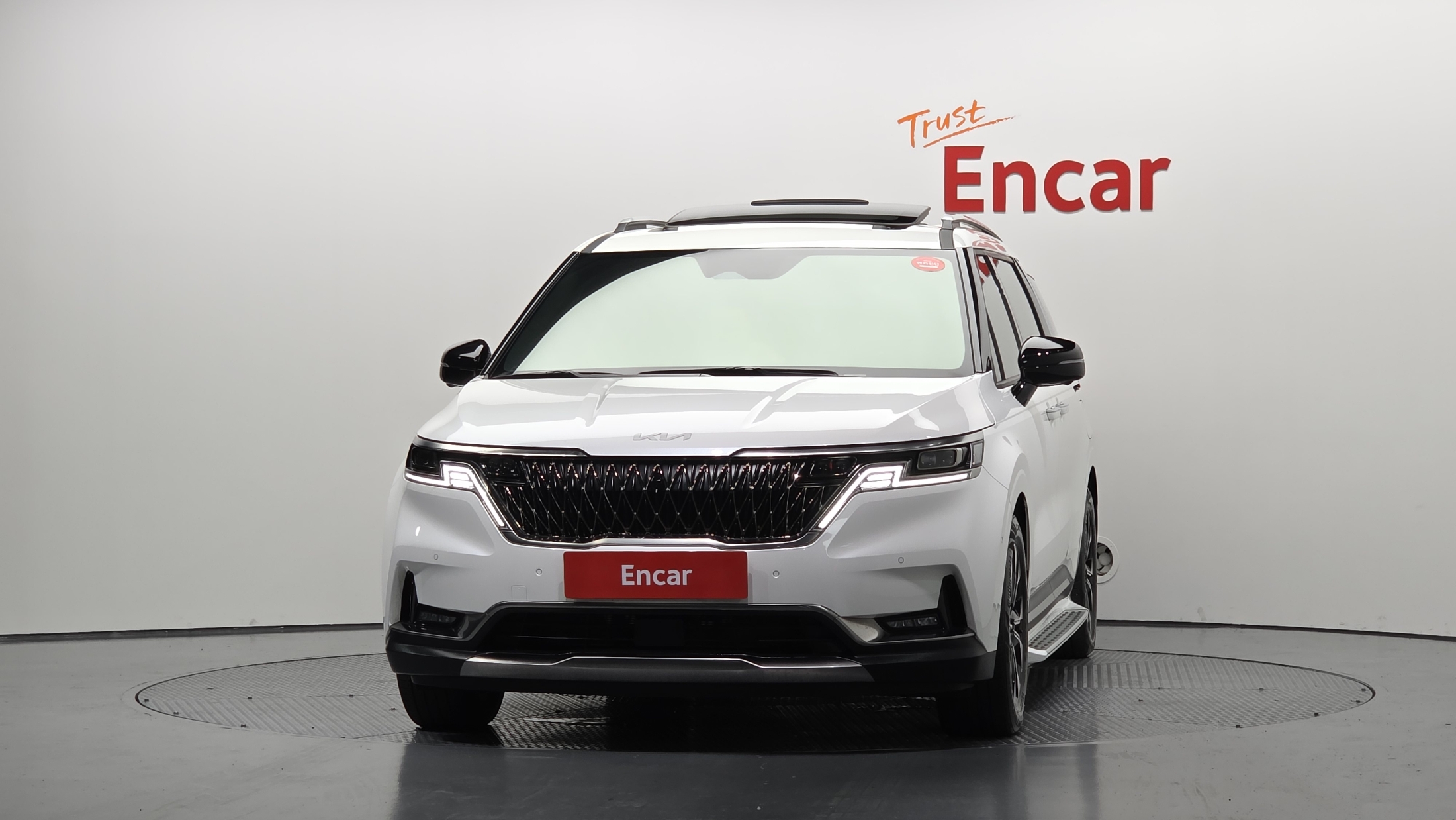 KIA CARNIVAL photo 3
