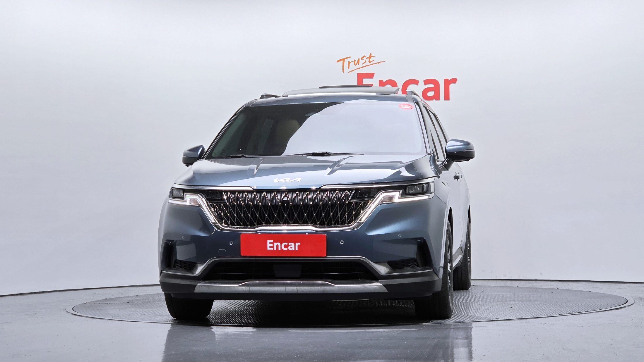 KIA CARNIVAL photo 3