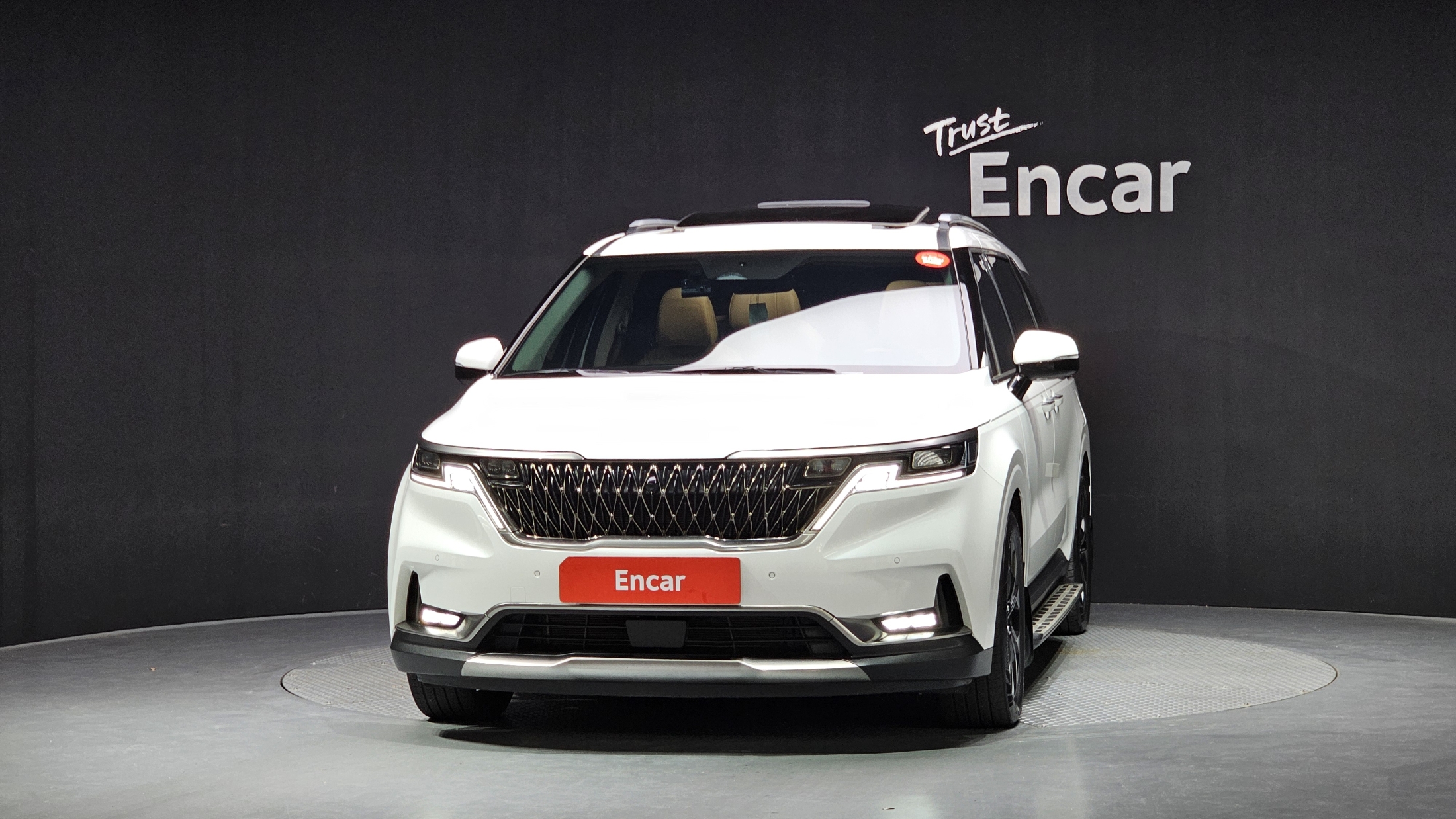 KIA CARNIVAL photo 3