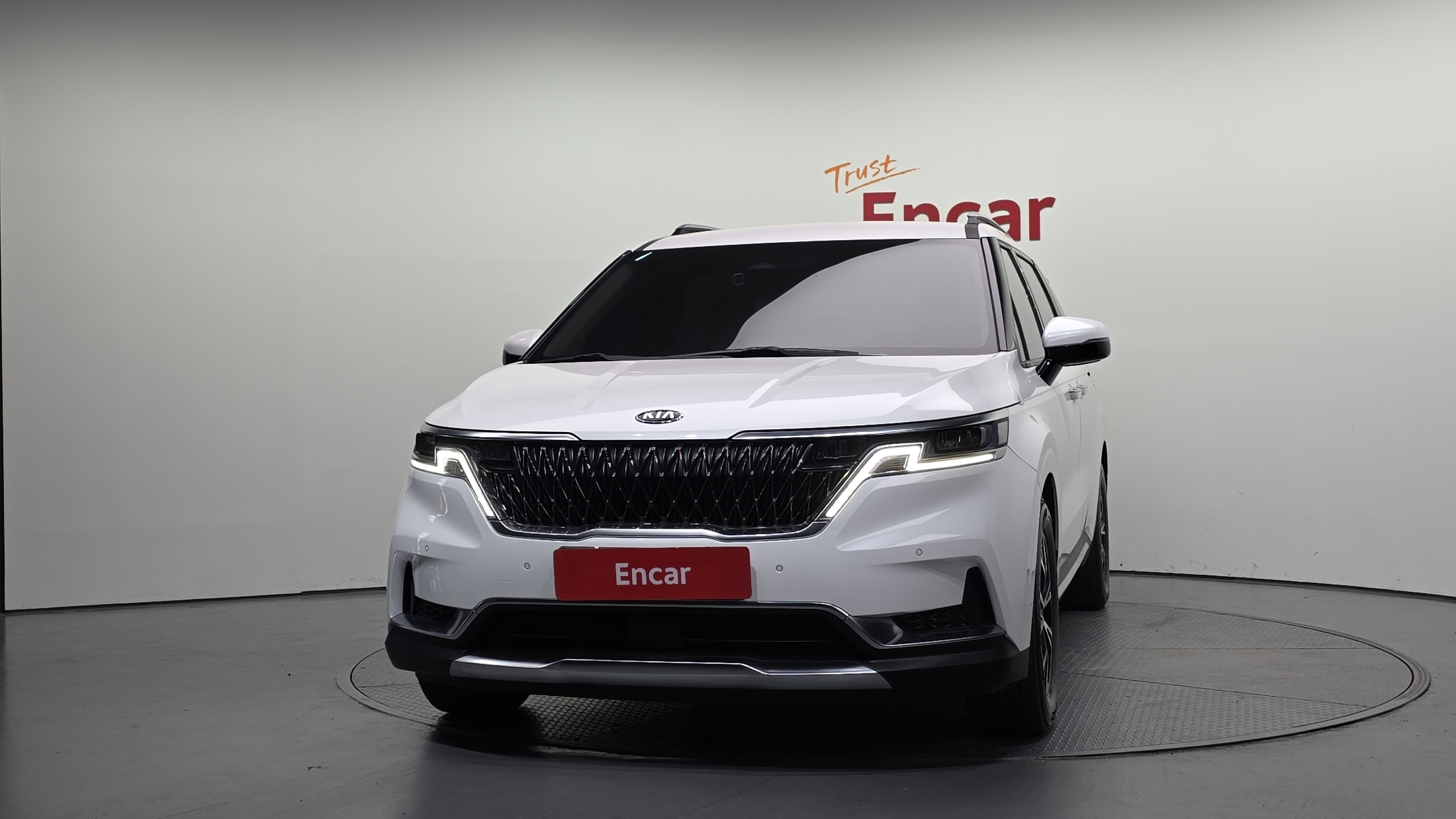 KIA CARNIVAL photo 3