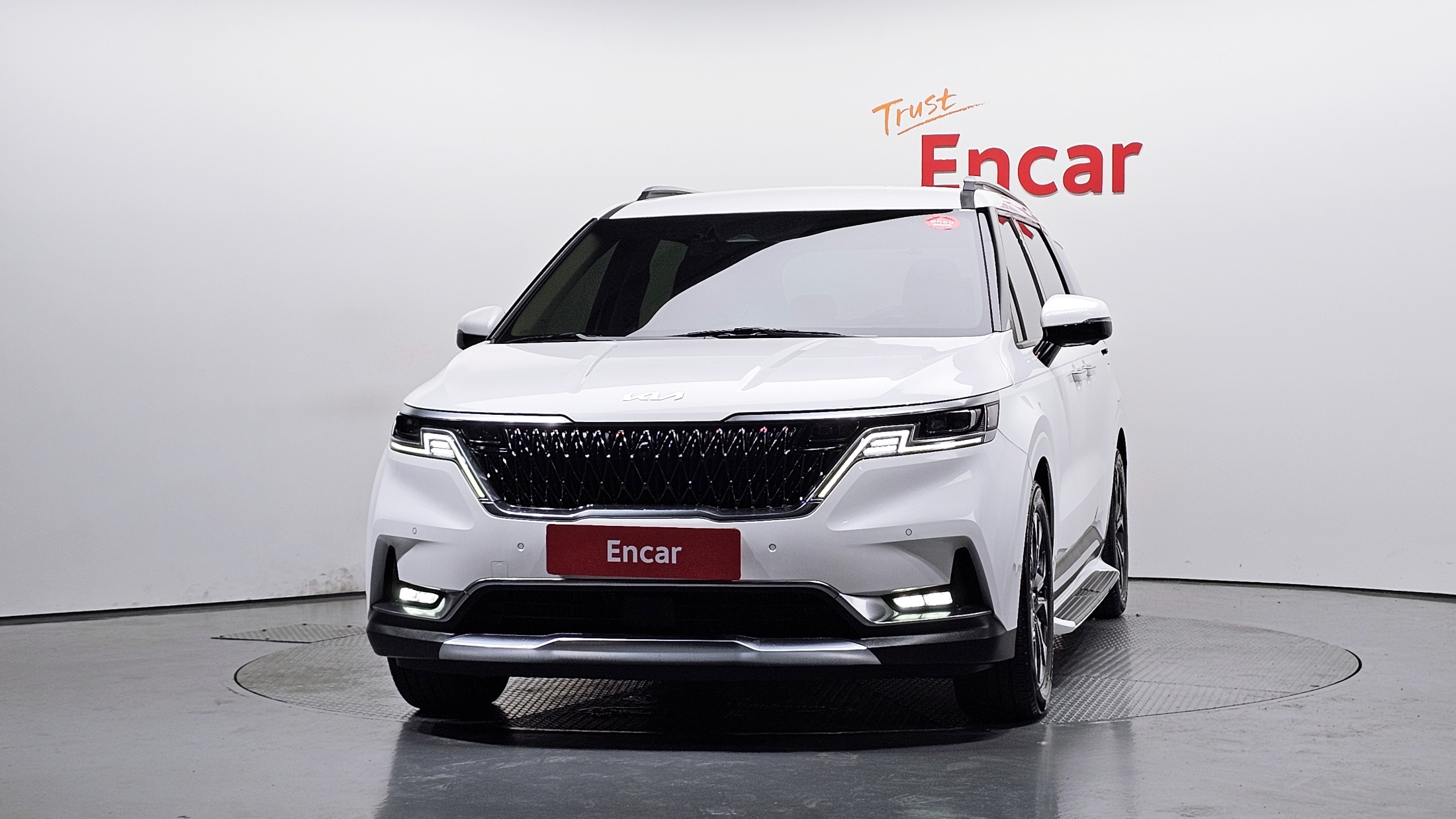 KIA CARNIVAL photo 3
