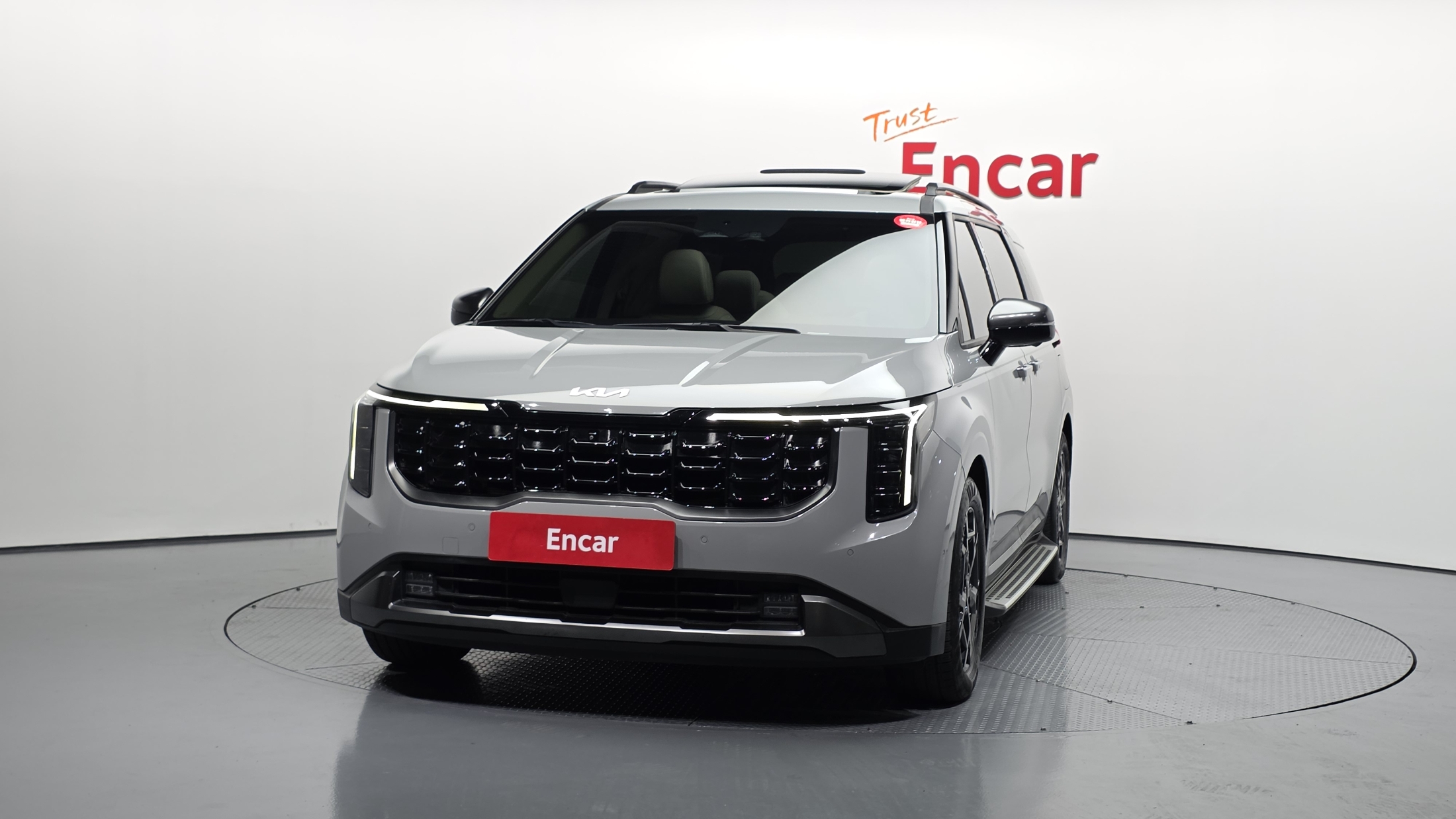 KIA CARNIVAL photo 3