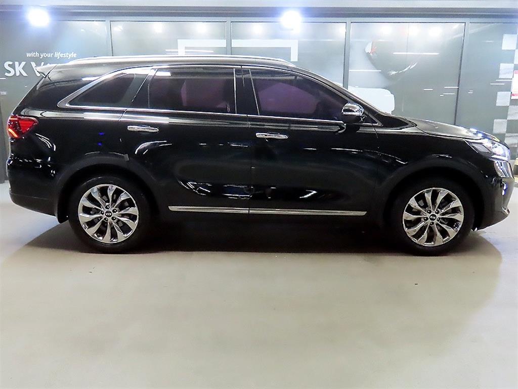 KIA SORENTO photo 2