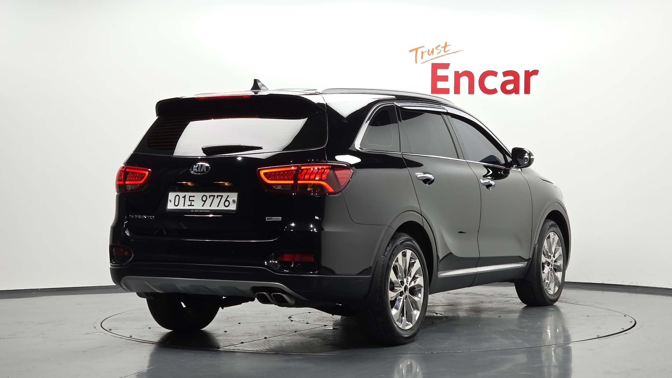 KIA SORENTO photo 2