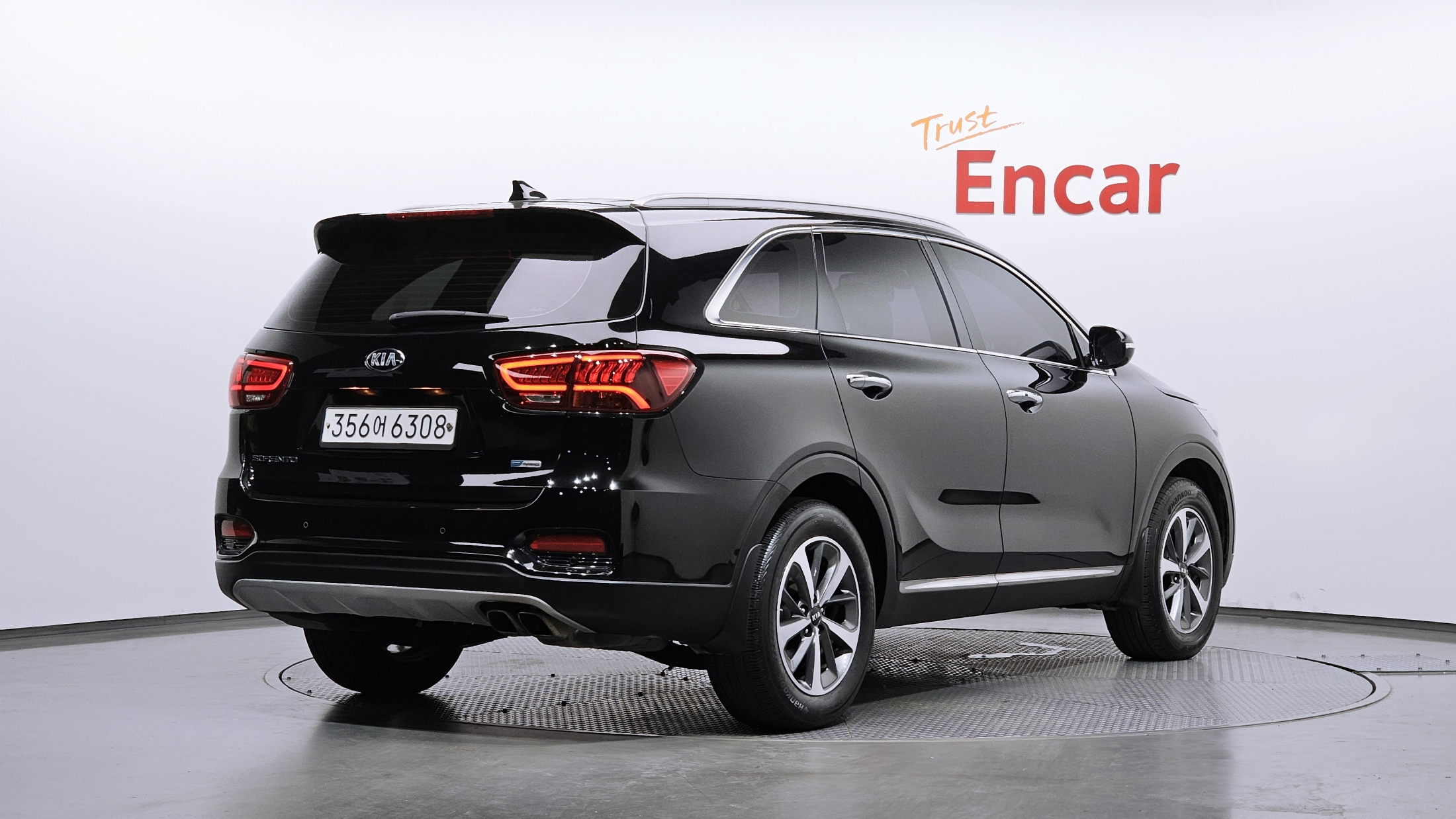 KIA SORENTO photo 2