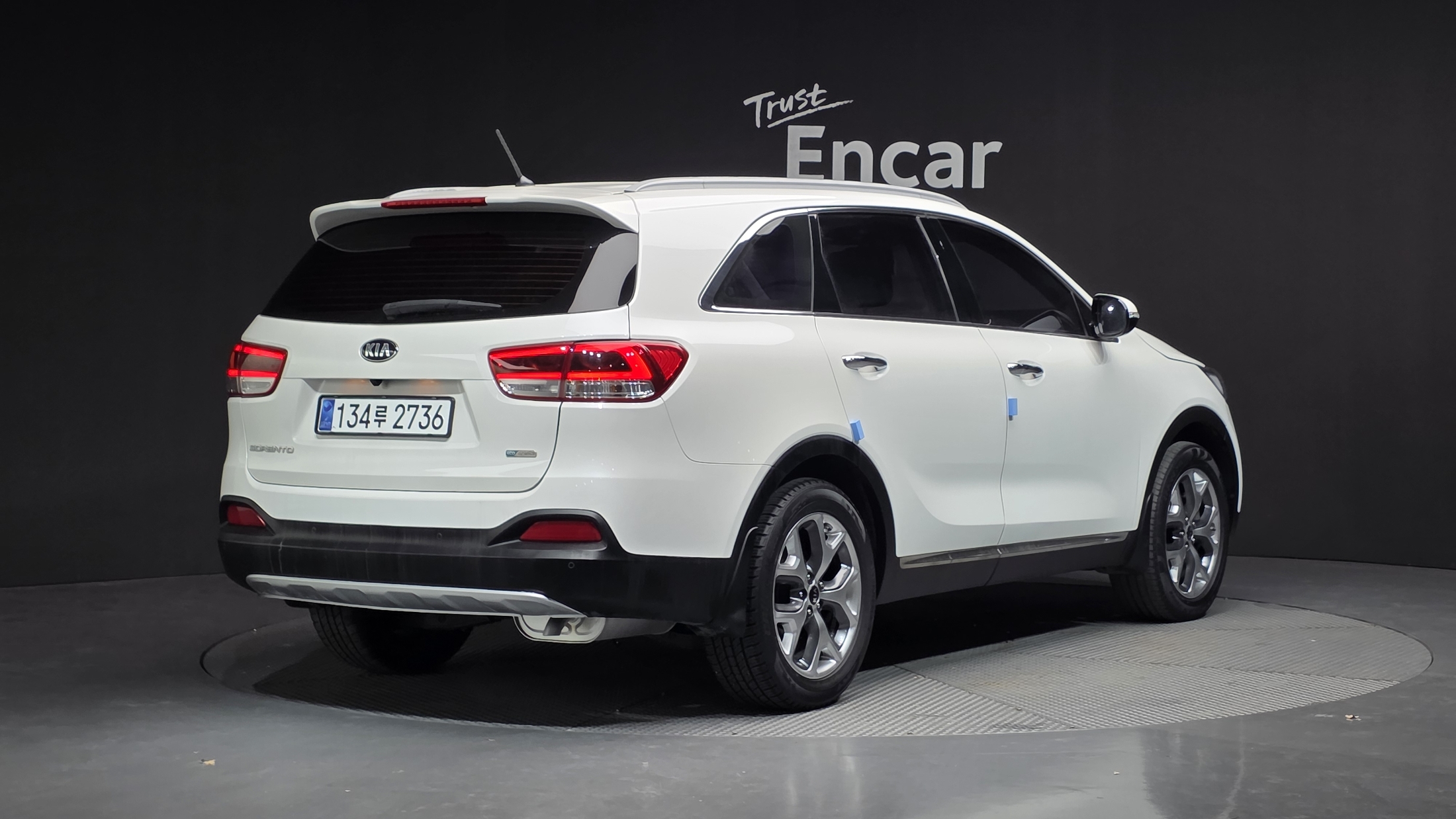 KIA SORENTO photo 2