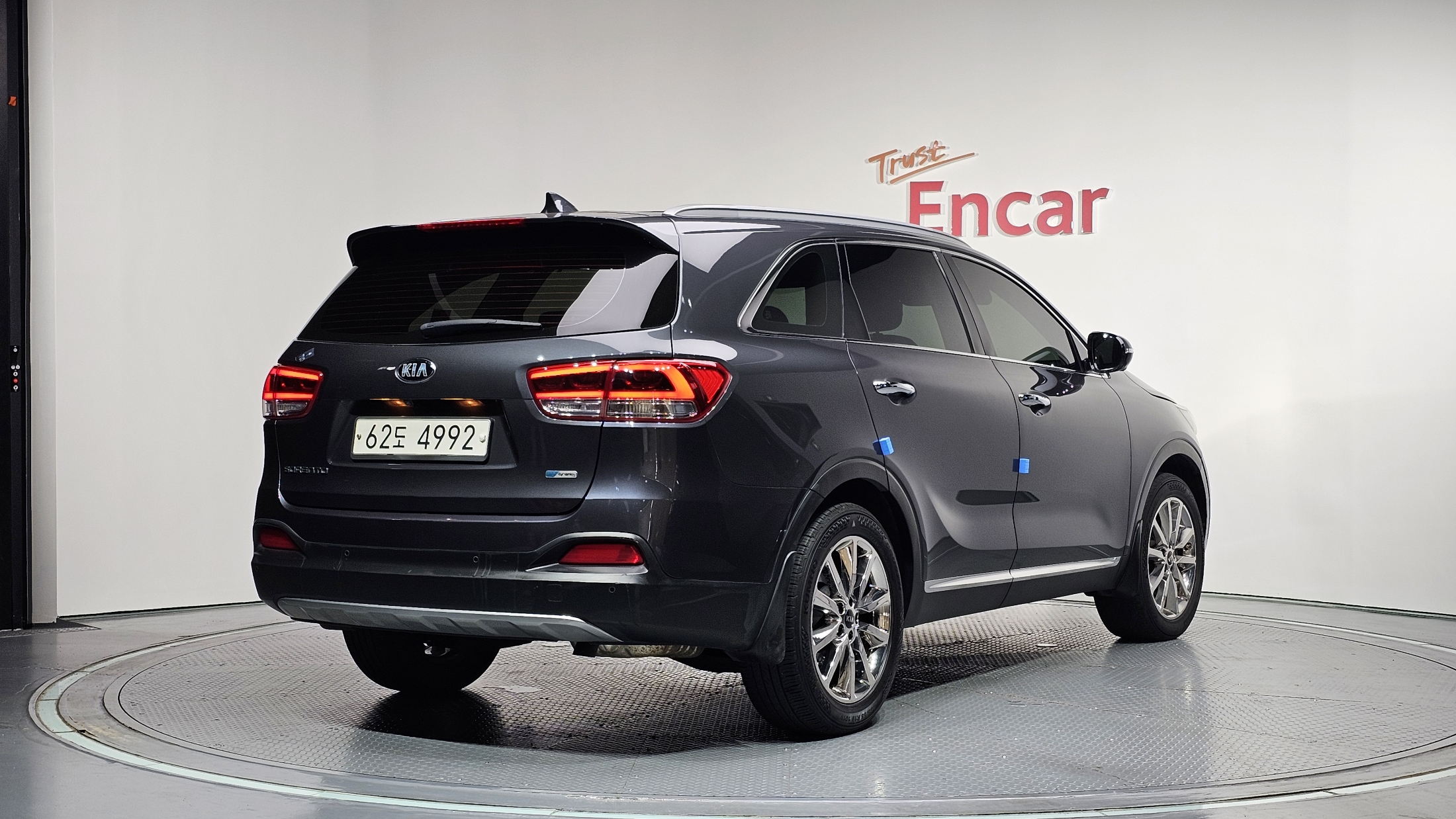KIA SORENTO photo 2