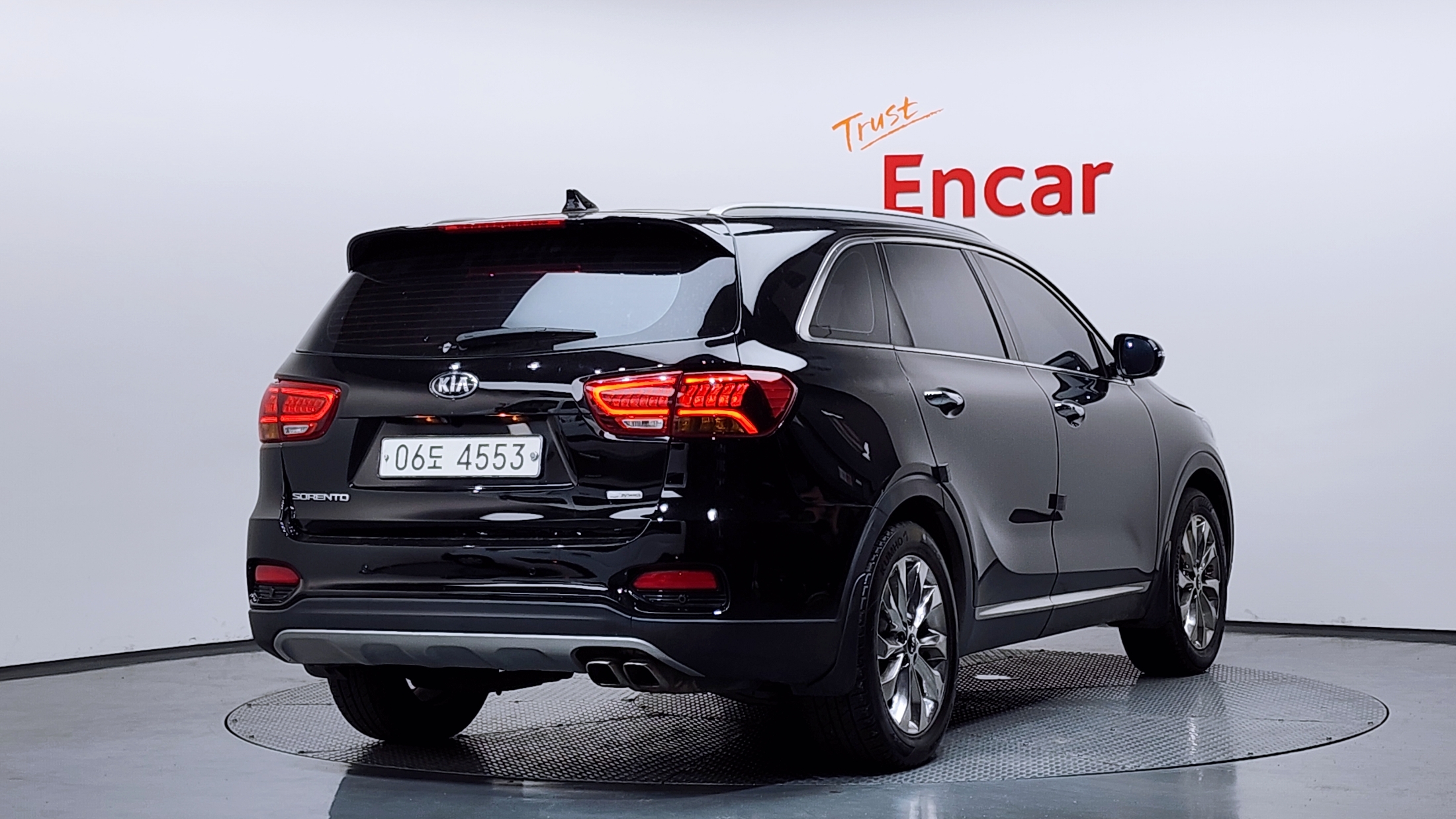 KIA SORENTO photo 2