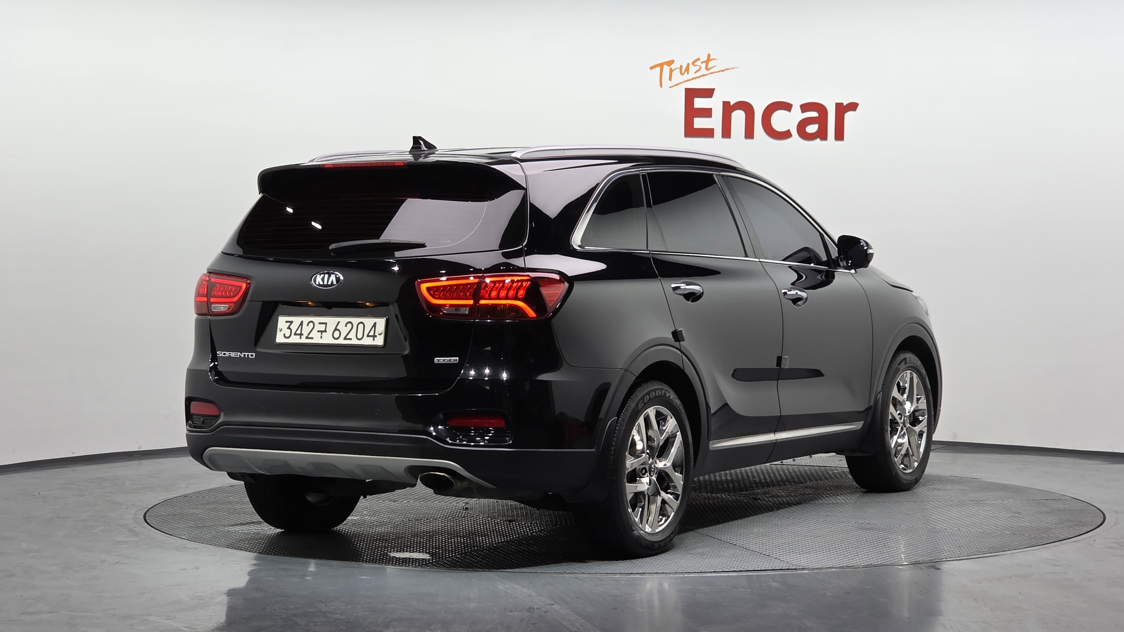 KIA SORENTO photo 2