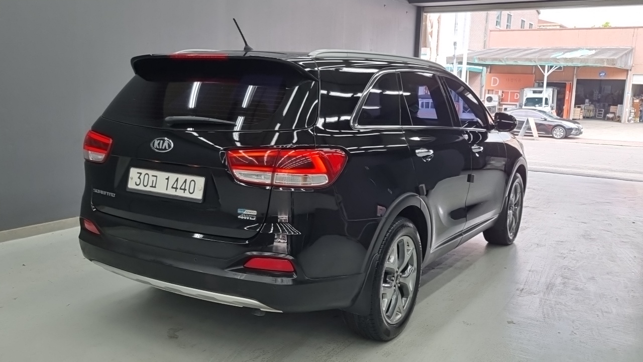 KIA SORENTO photo 2
