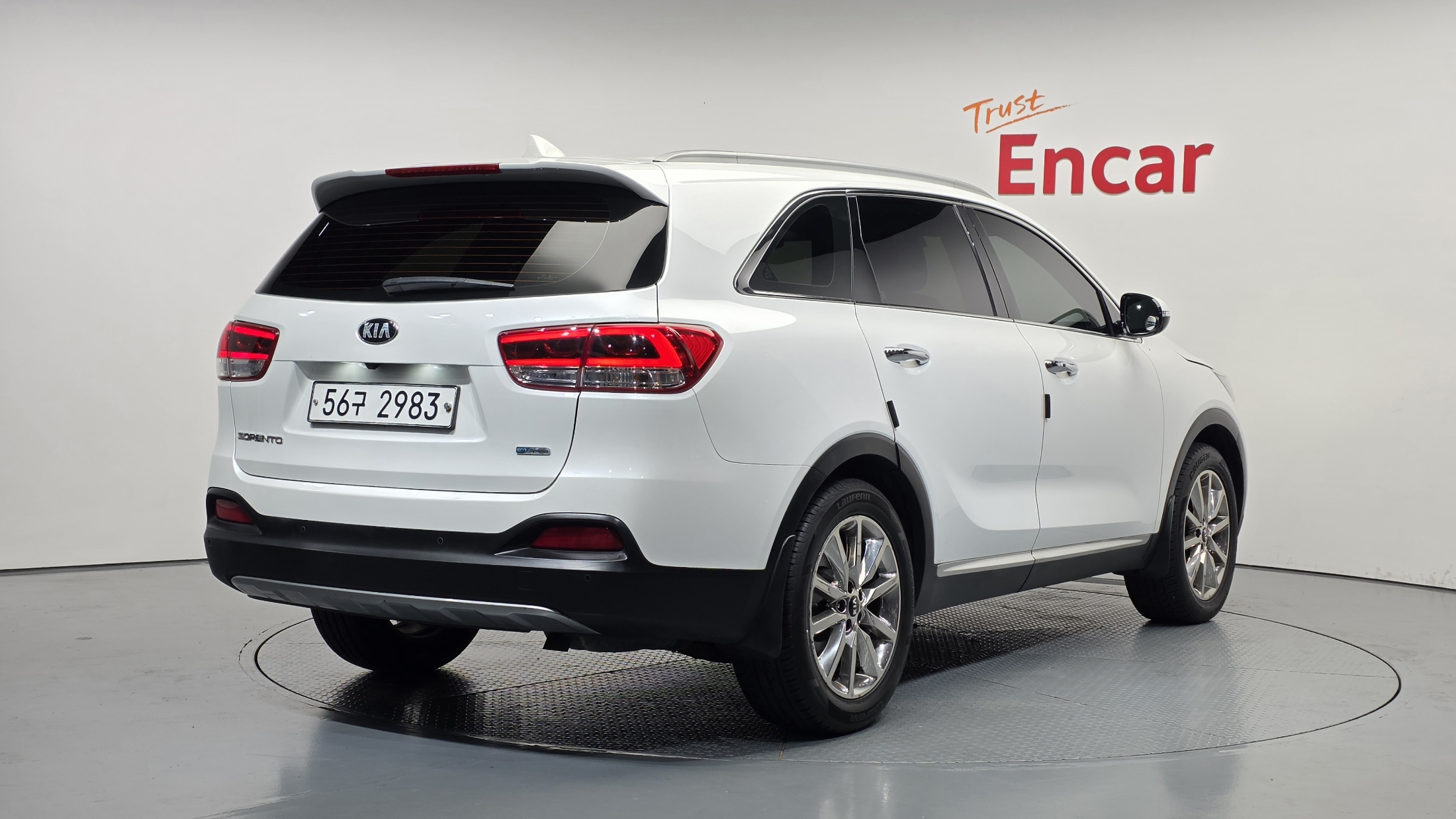 KIA SORENTO photo 2