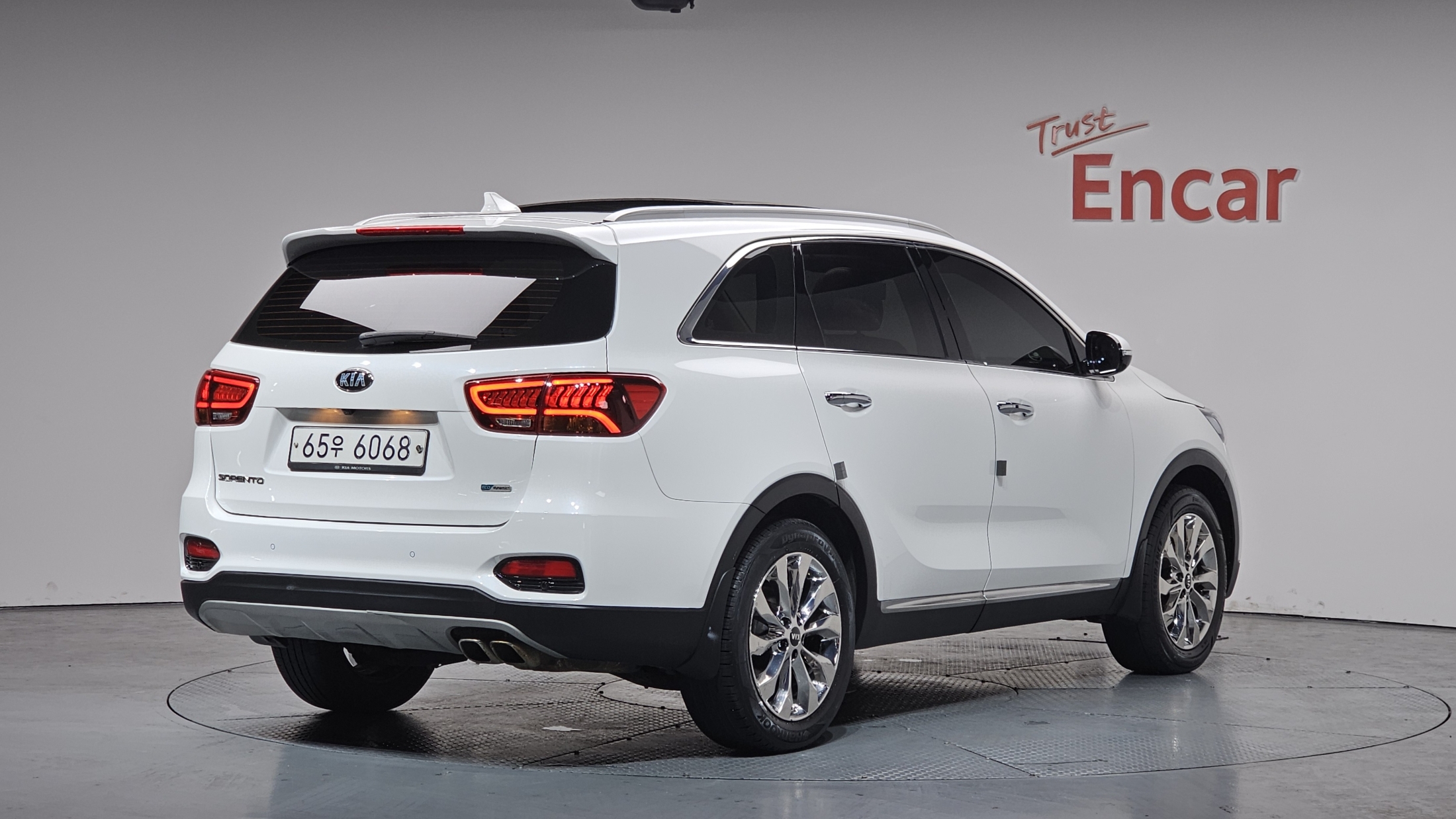 KIA SORENTO photo 2