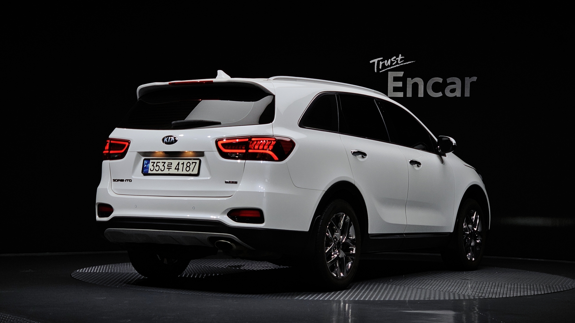 KIA SORENTO photo 2