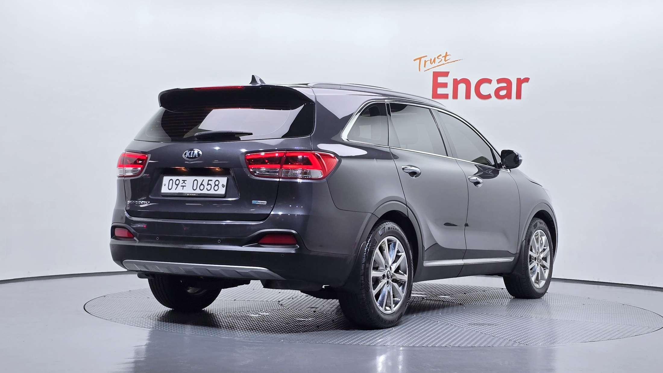 KIA SORENTO photo 2