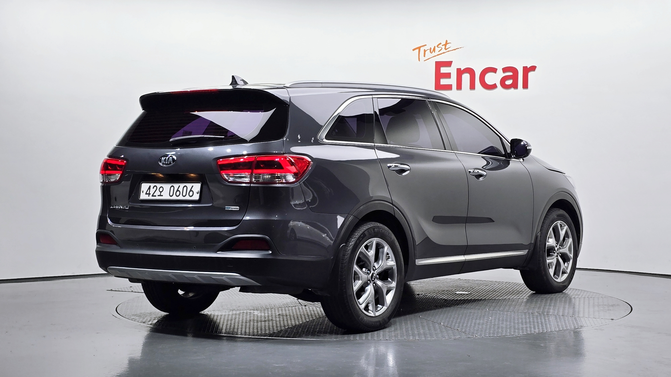 KIA SORENTO photo 2