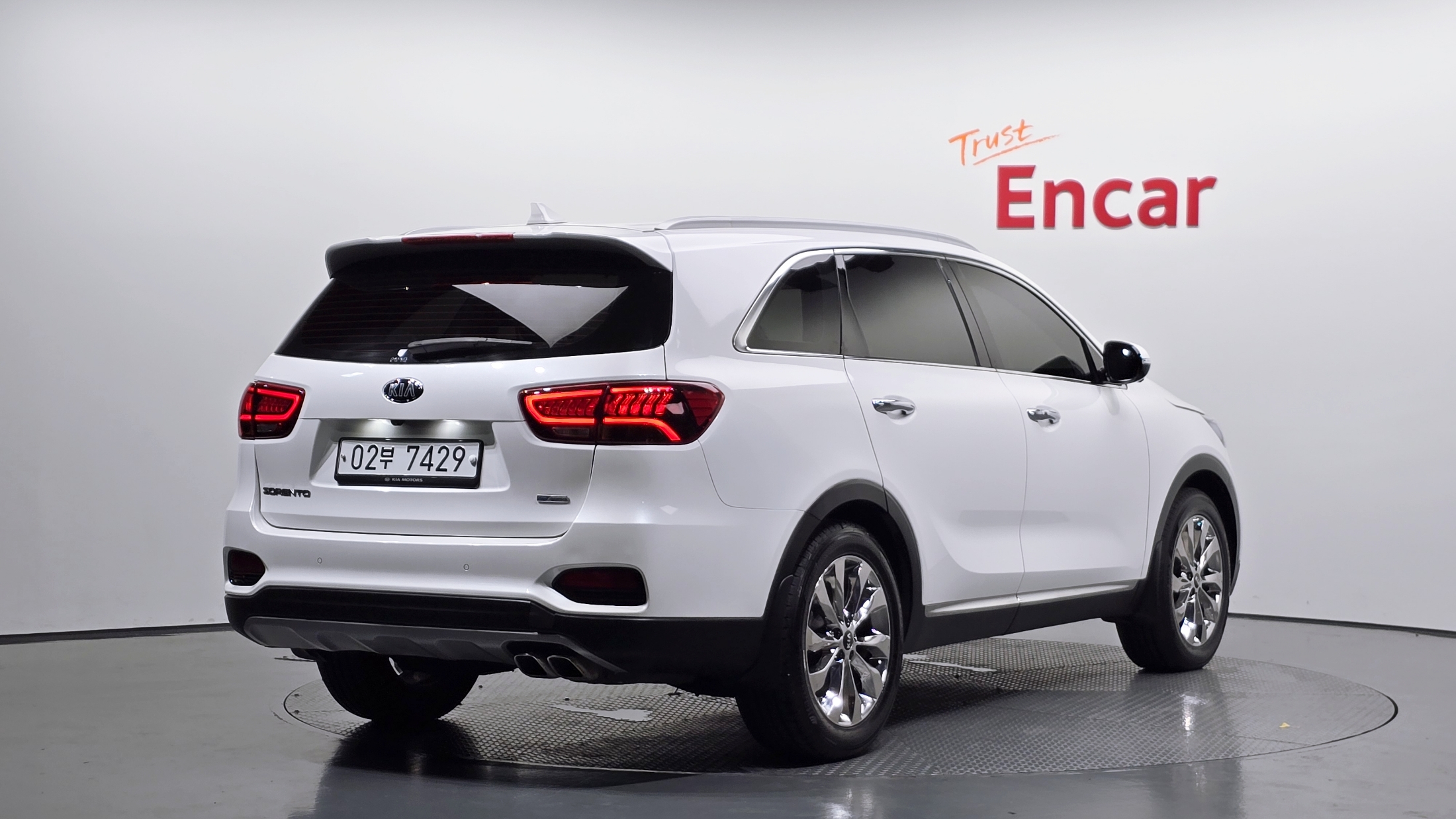 KIA SORENTO photo 2