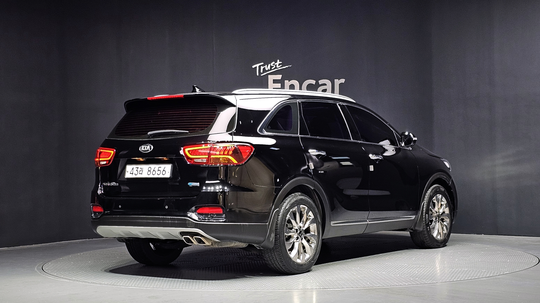 KIA SORENTO photo 2