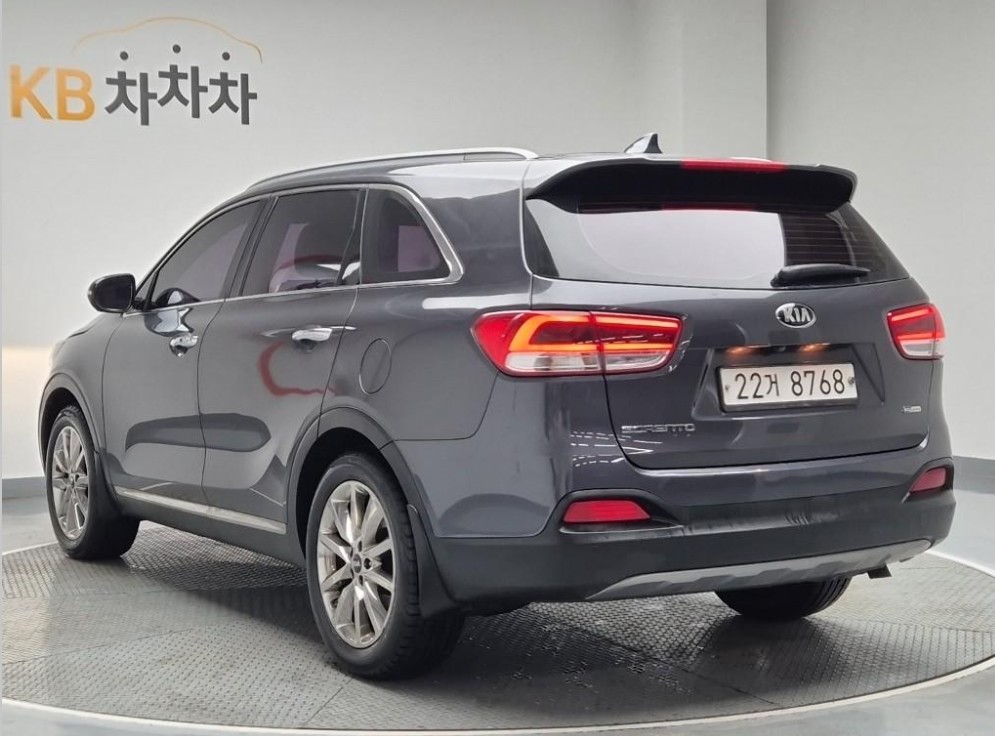 KIA SORENTO photo 2