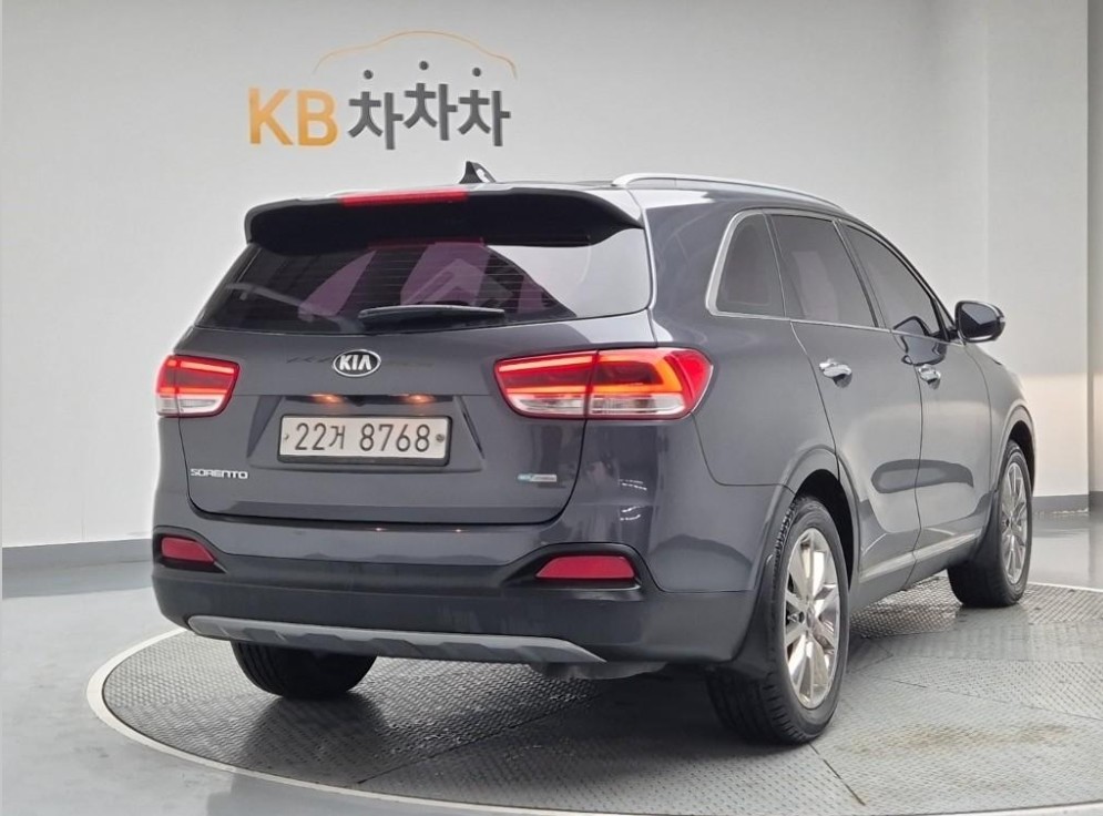 KIA SORENTO photo 3