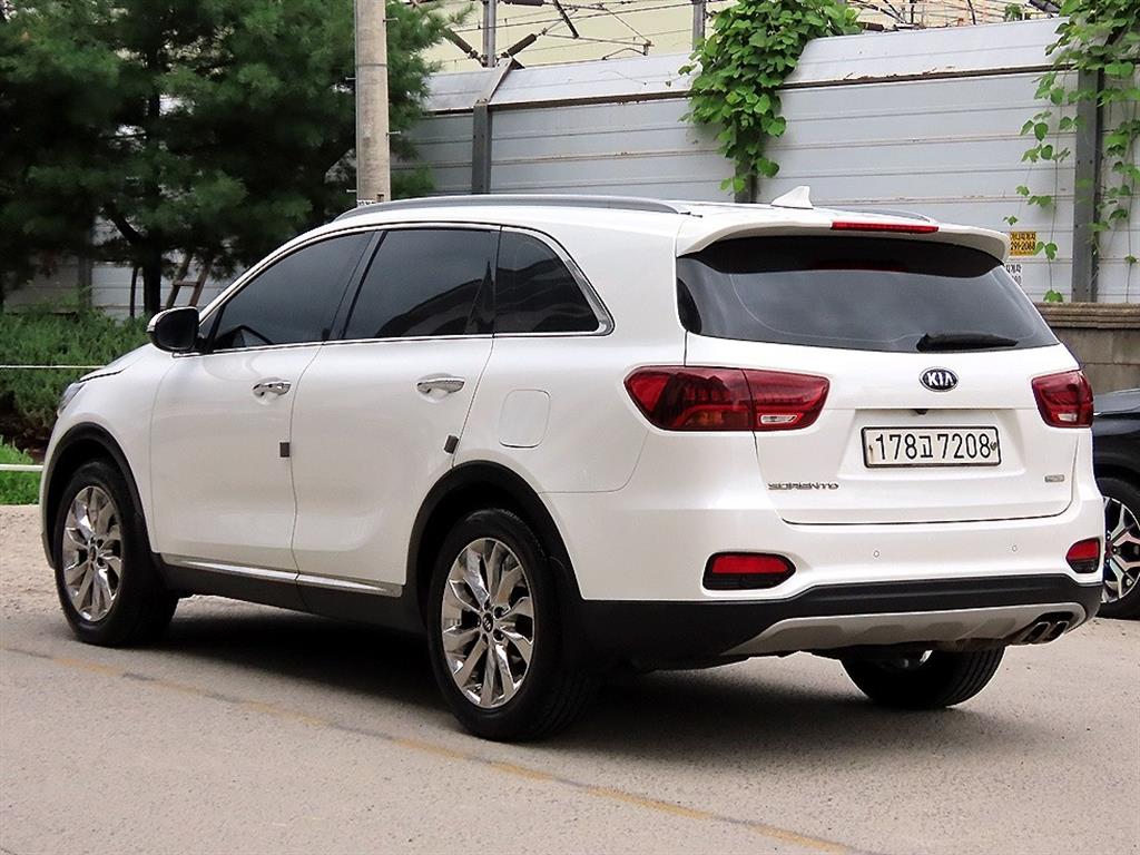KIA SORENTO photo 3