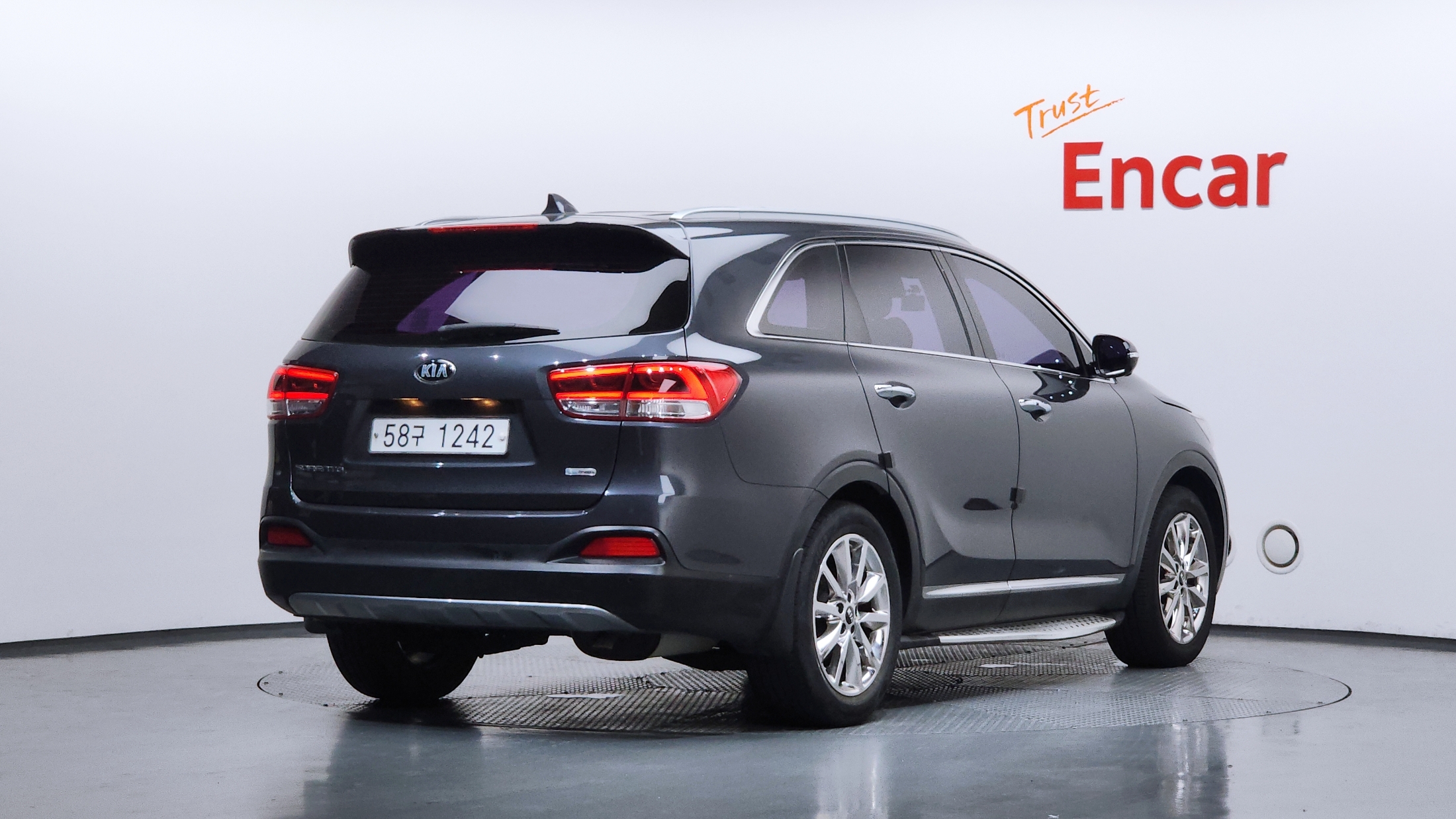KIA SORENTO photo 2