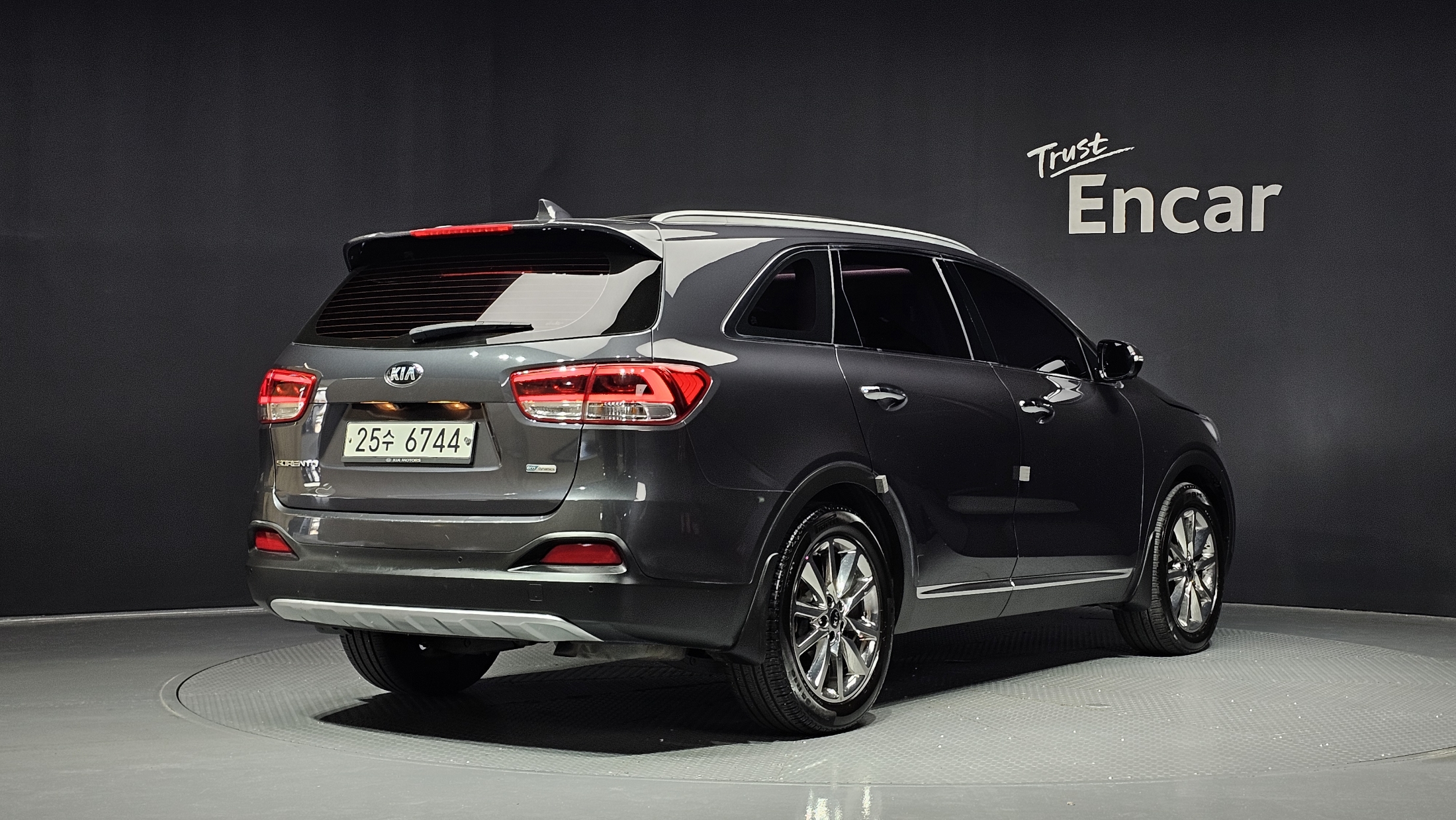 KIA SORENTO photo 2