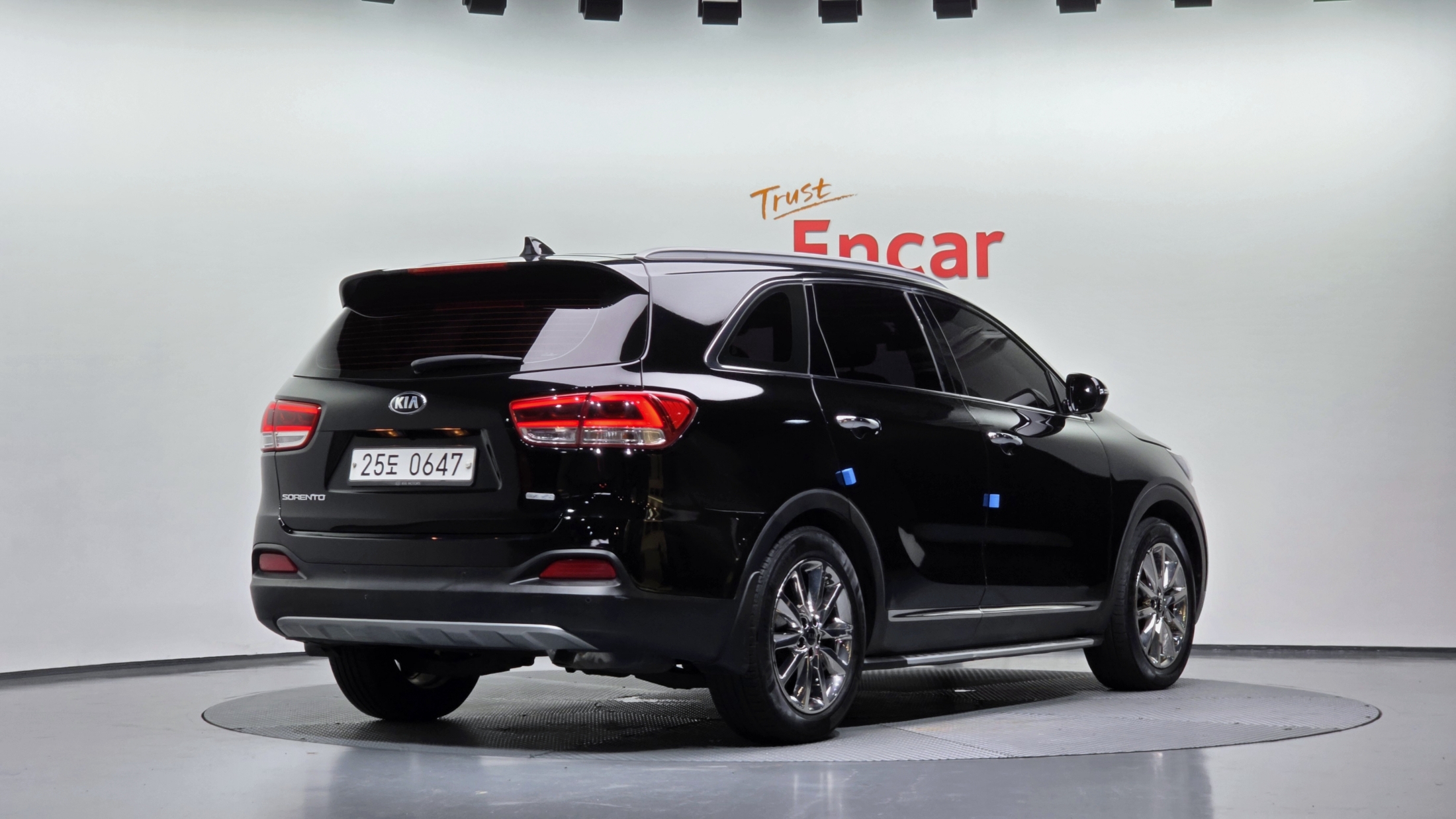 KIA SORENTO photo 2