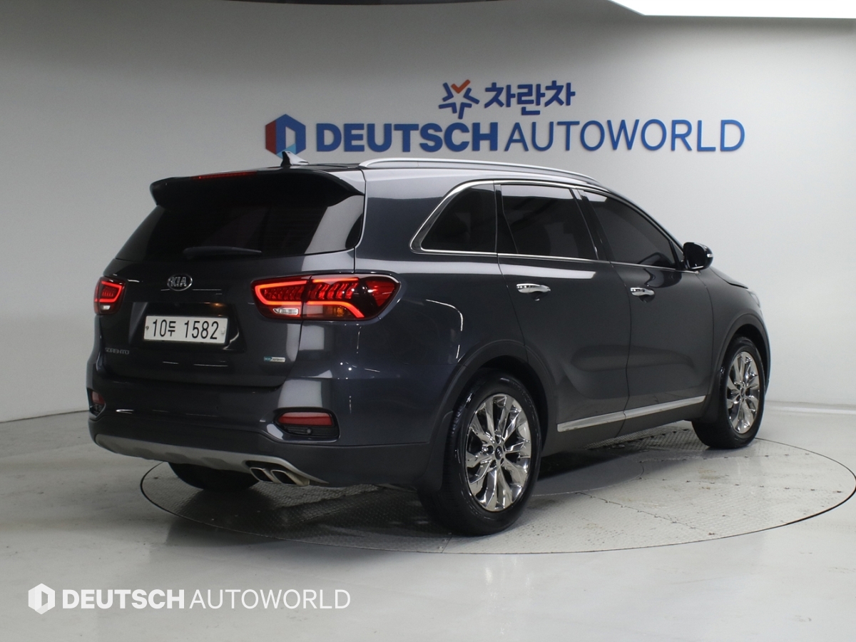 KIA SORENTO photo 2