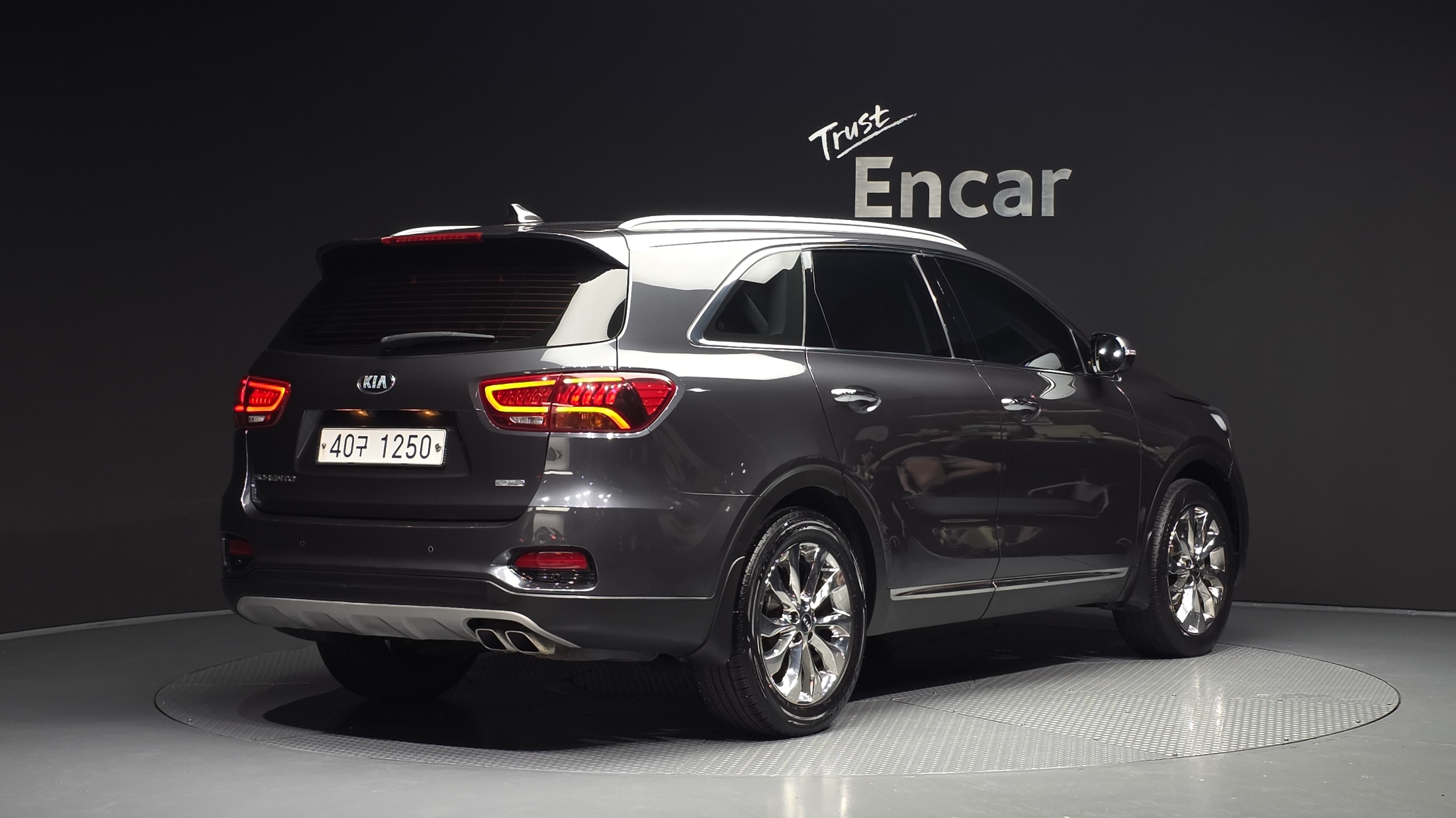 KIA SORENTO photo 2