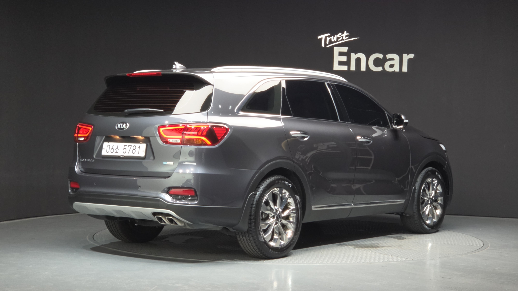 KIA SORENTO photo 2