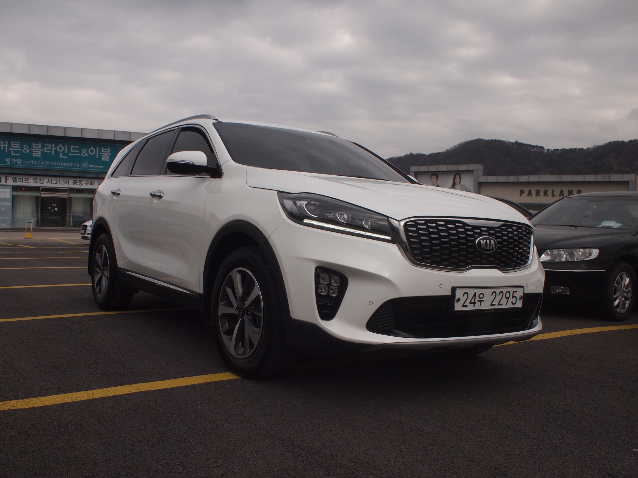 KIA SORENTO photo 2