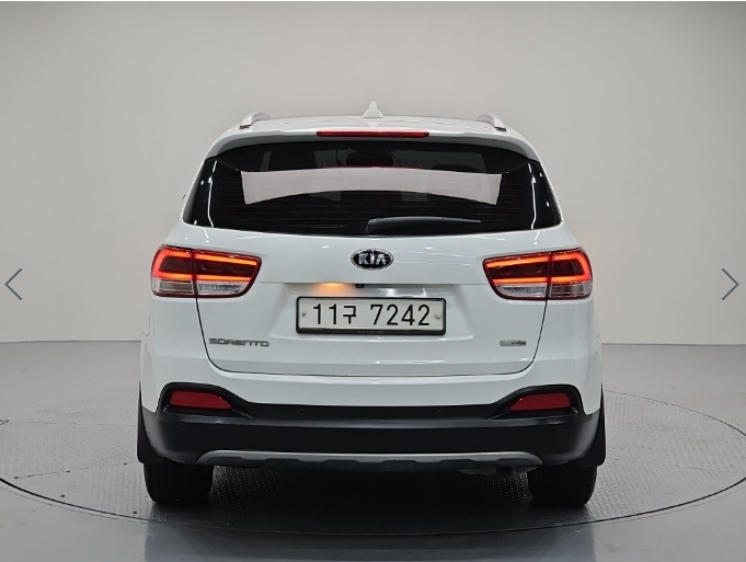 KIA SORENTO photo 2