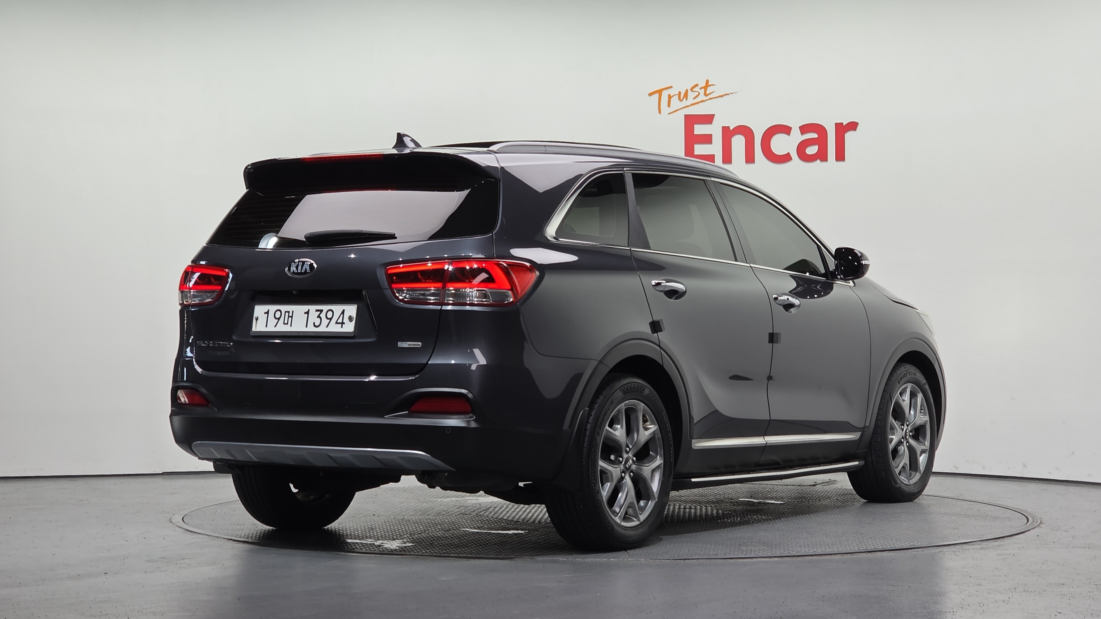 KIA SORENTO photo 2