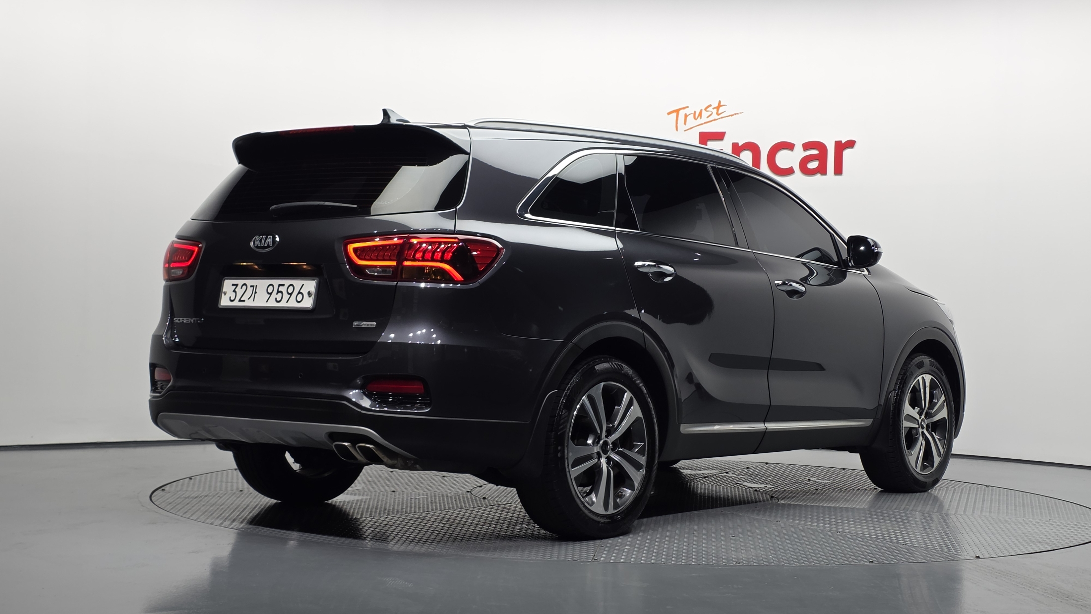 KIA SORENTO photo 2